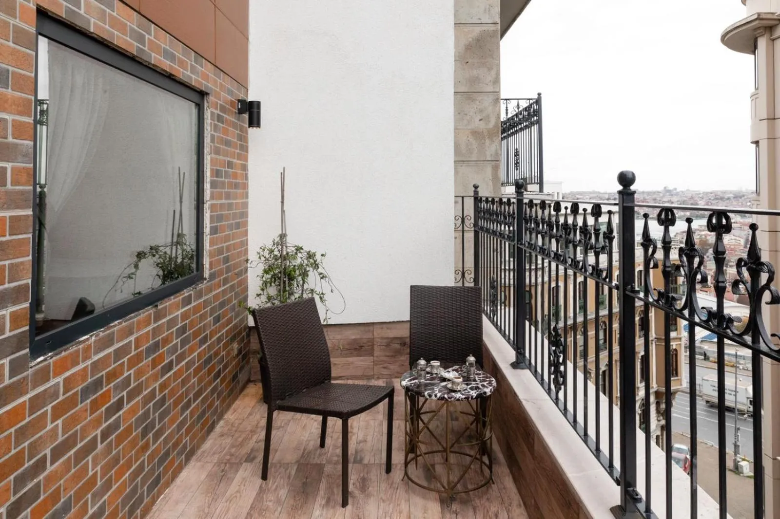 Patio in Hotel The Pera Hill