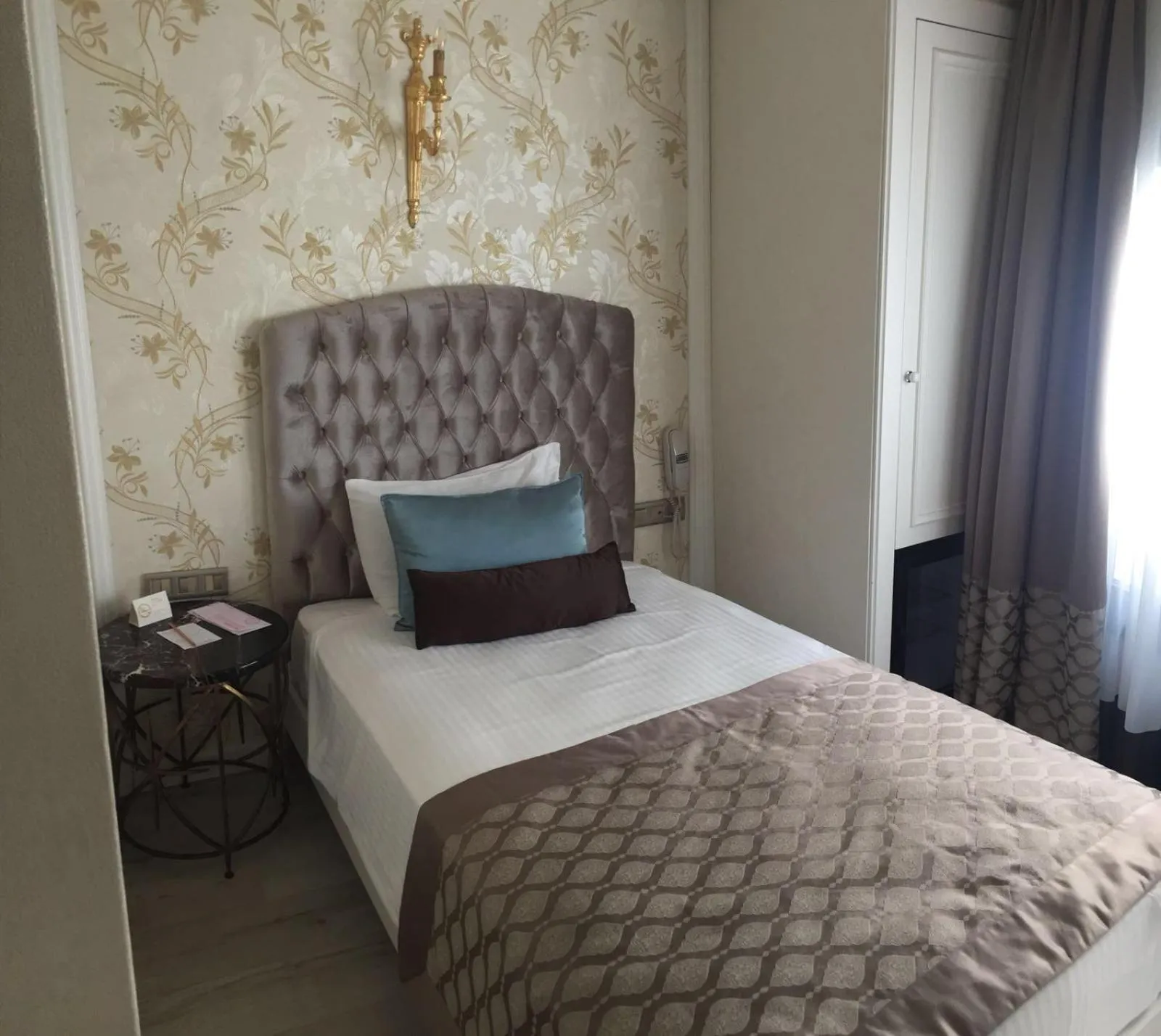 Other, Bed in Hotel The Pera Hill