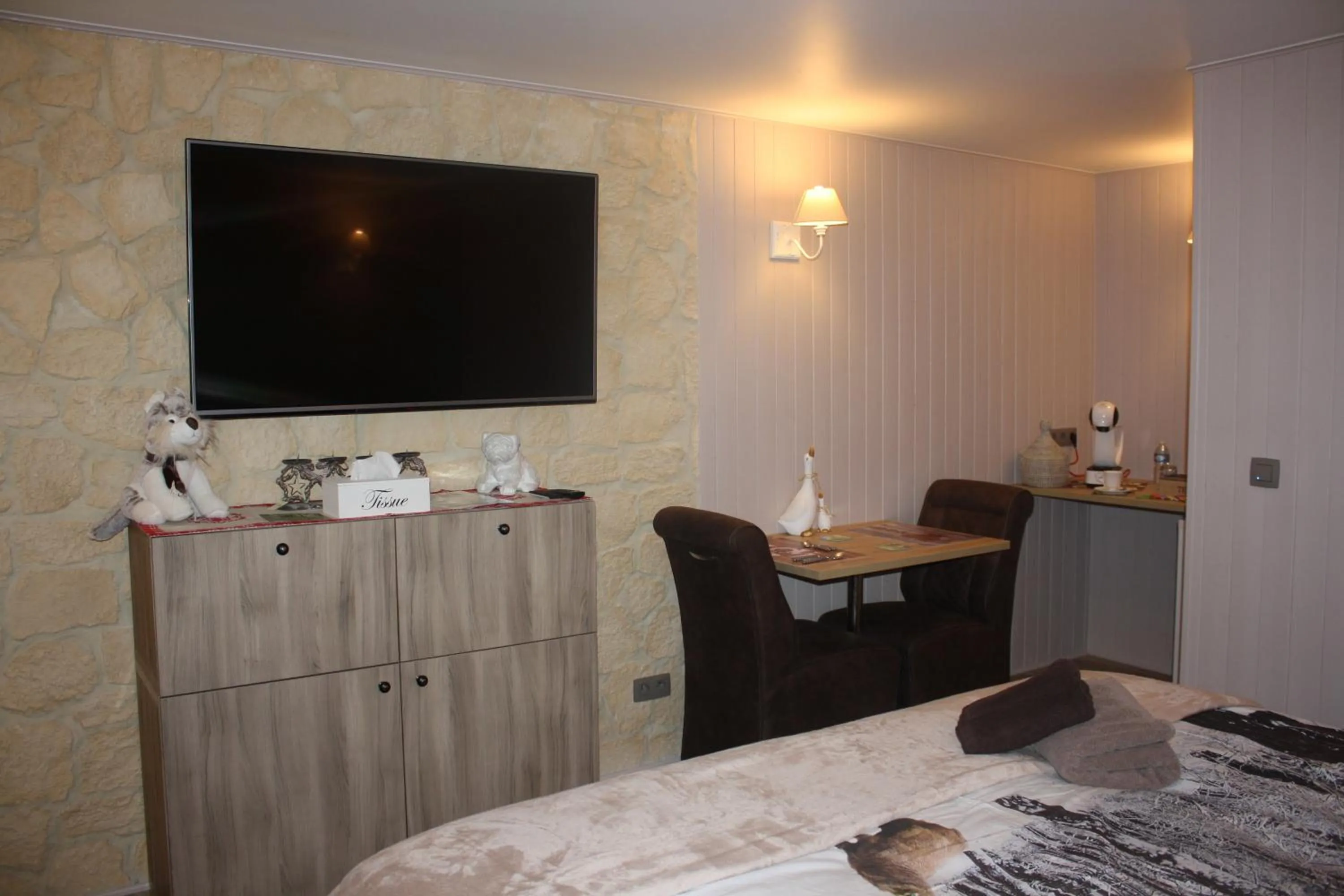 Bed in LA RIVIERE DU BIEN ETRE