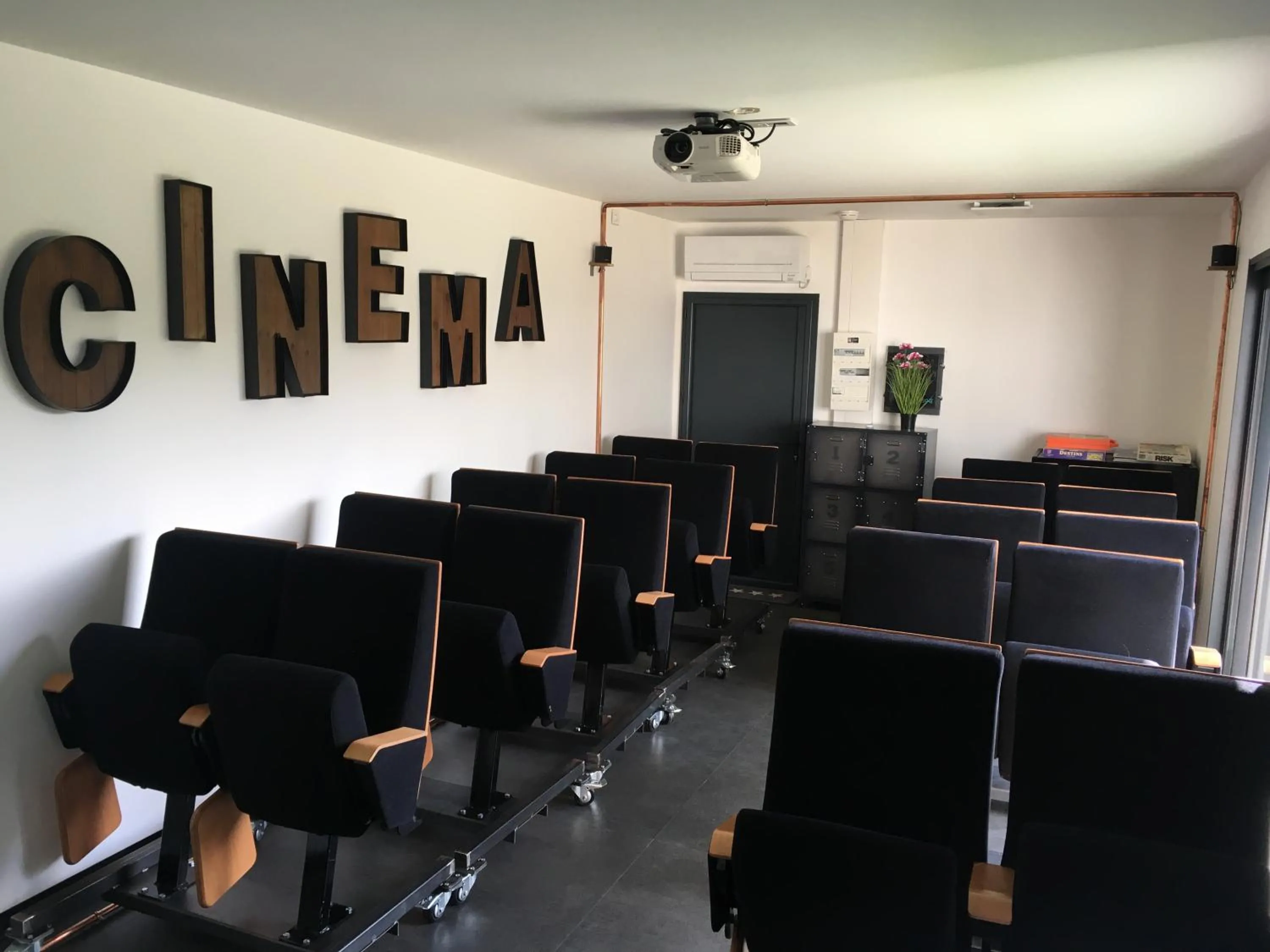 Meeting/conference room in Villa Charles & Ashton