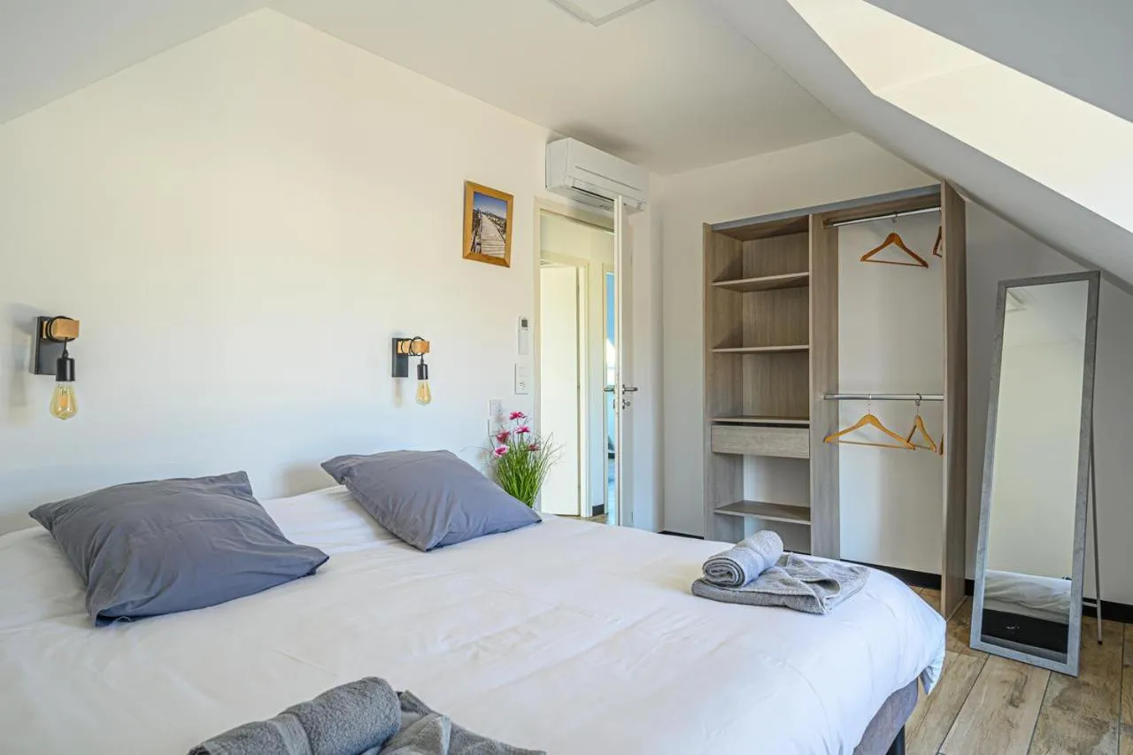 Bed in Villa Charles & Ashton