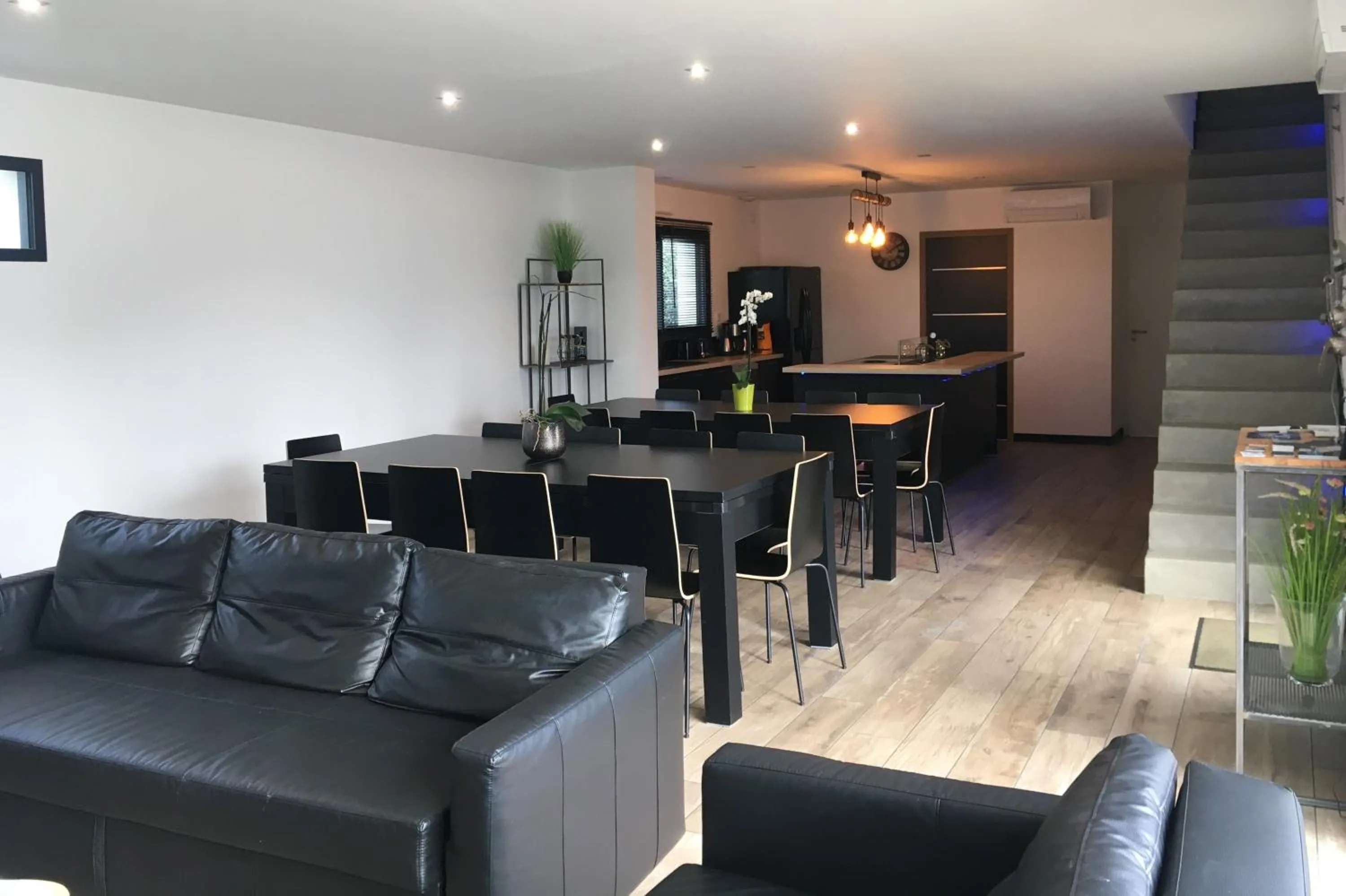 Lounge or bar in Villa Charles & Ashton