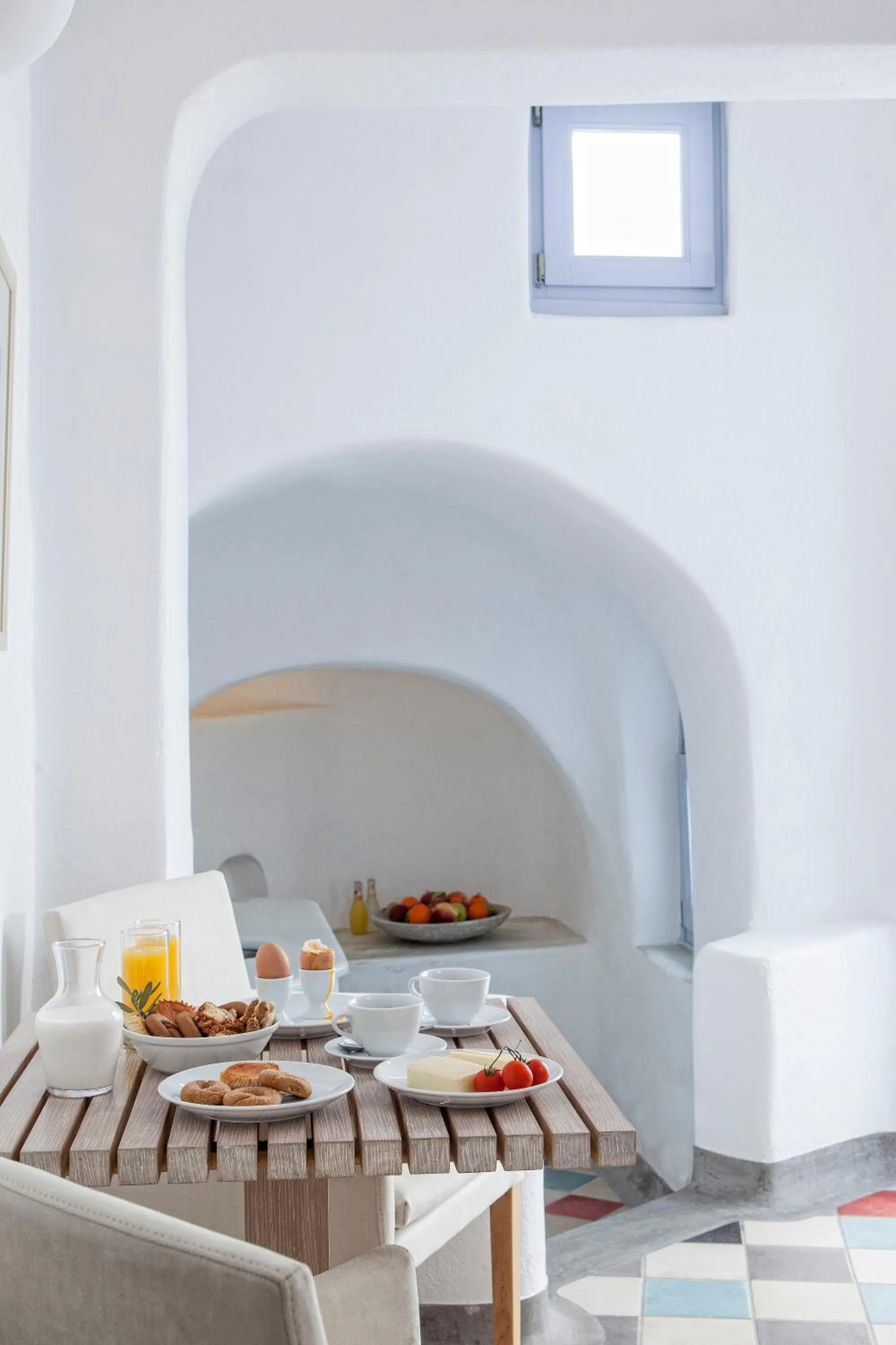 Dining area in Ikastikies Suites