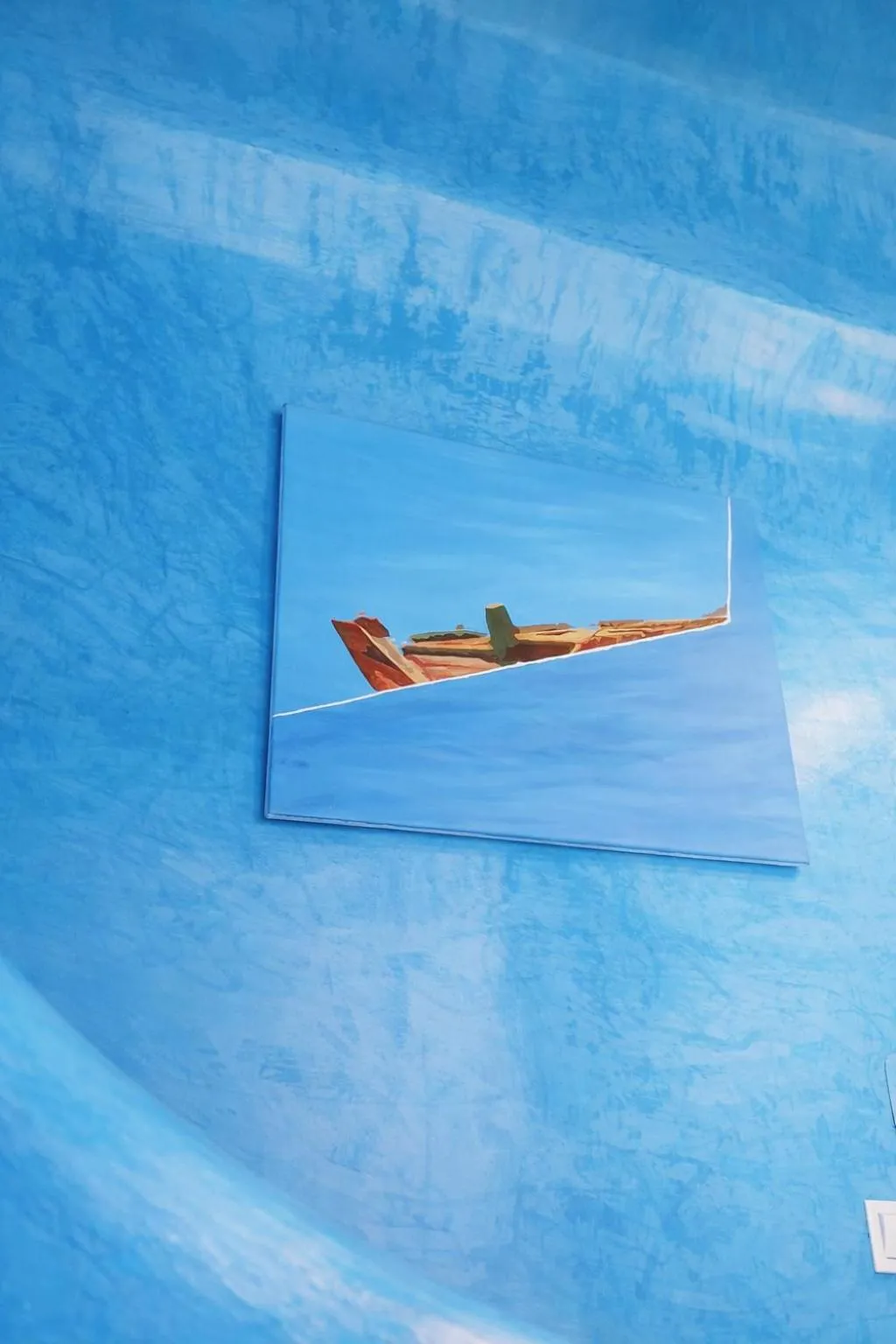 Text overlay in Ikastikies Suites