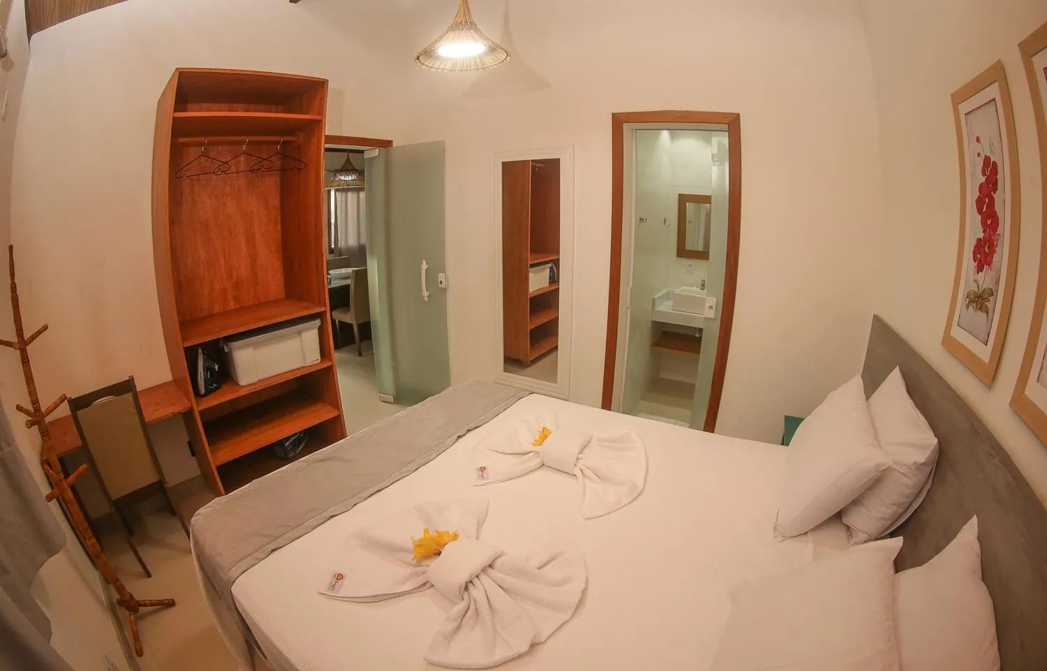 Photo of the whole room, Bed in Pousada Ravenalas - Apartamentos e Flats