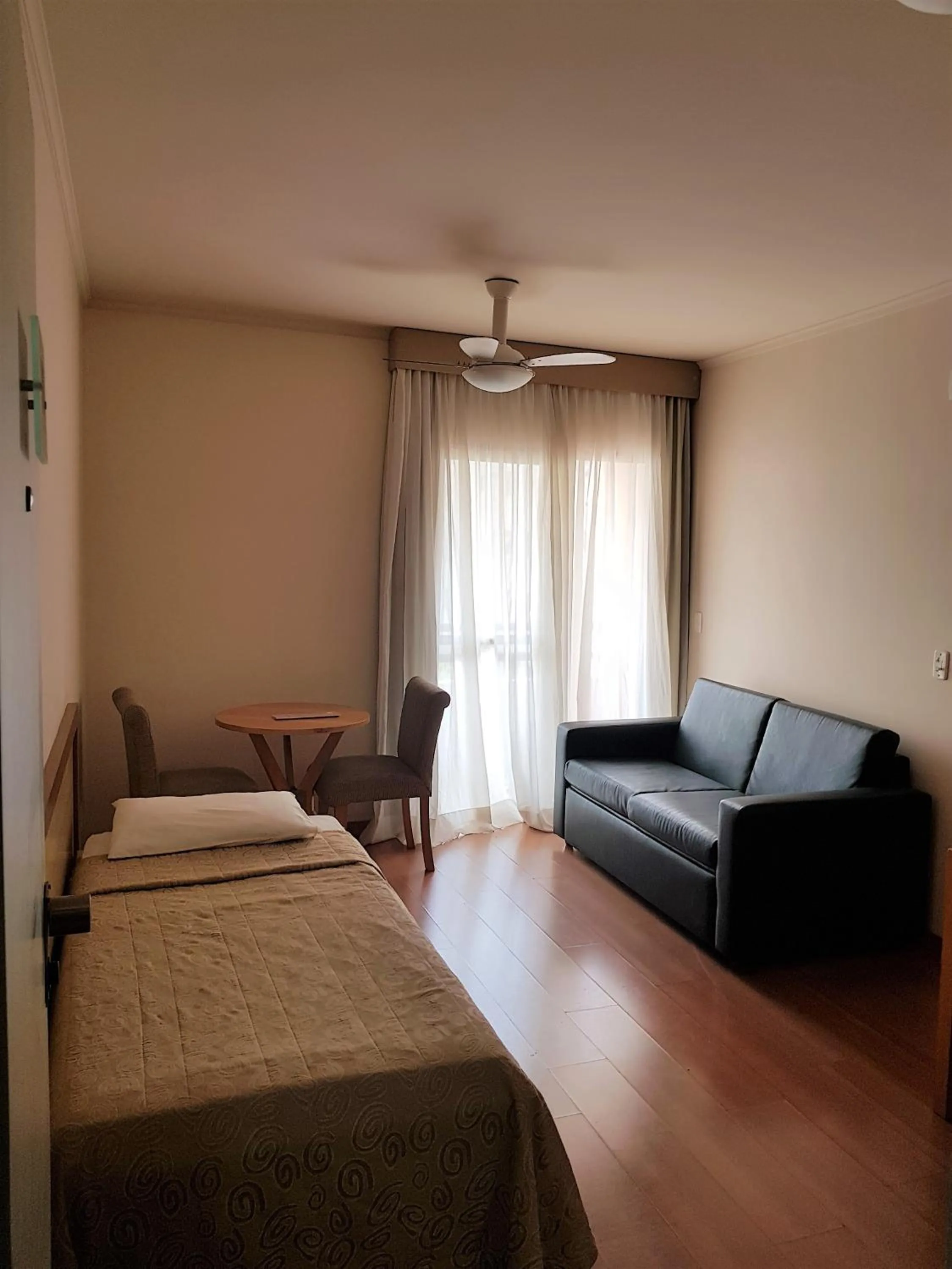 Living room, Bed in Omega Flat