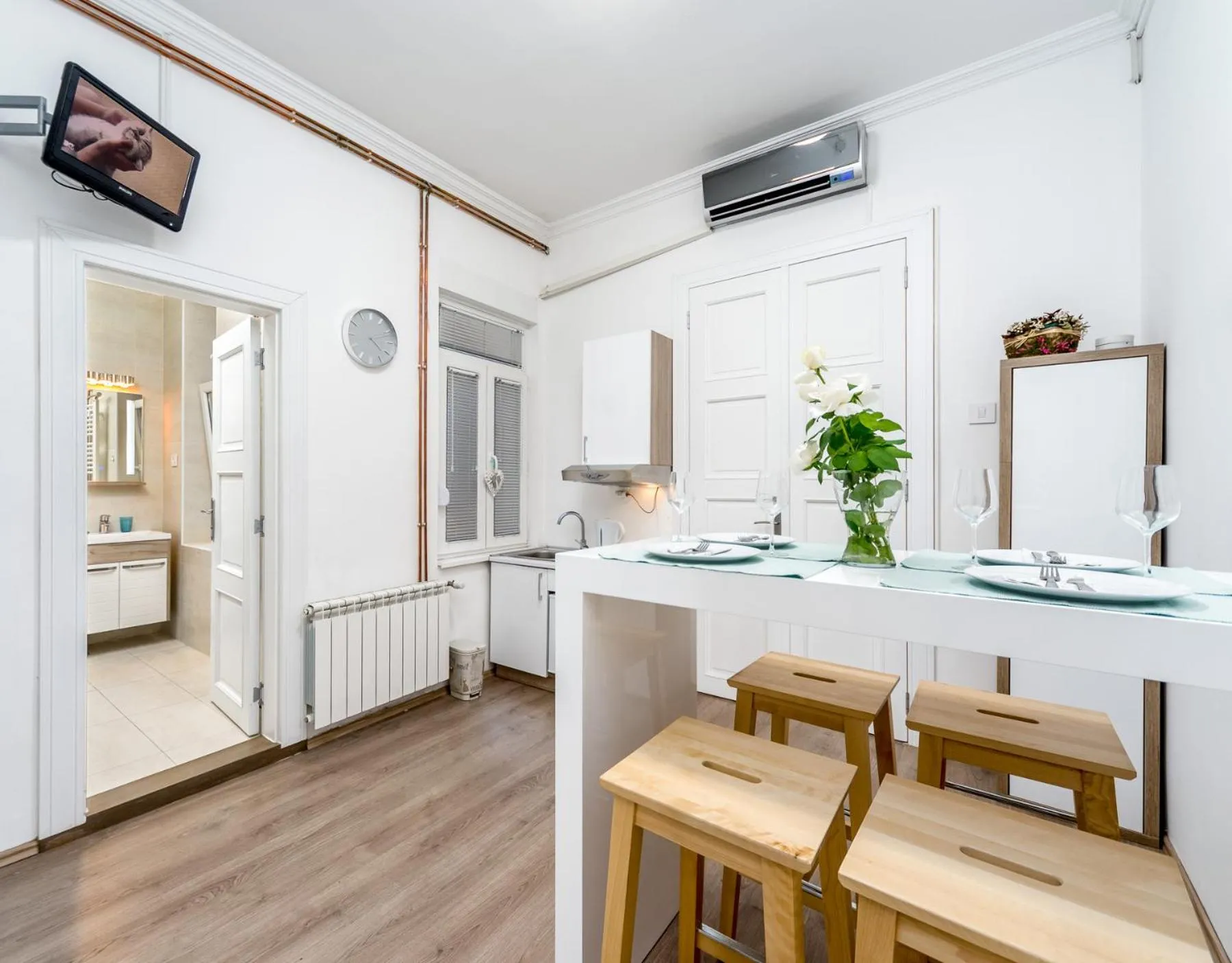 Ikar Apartments