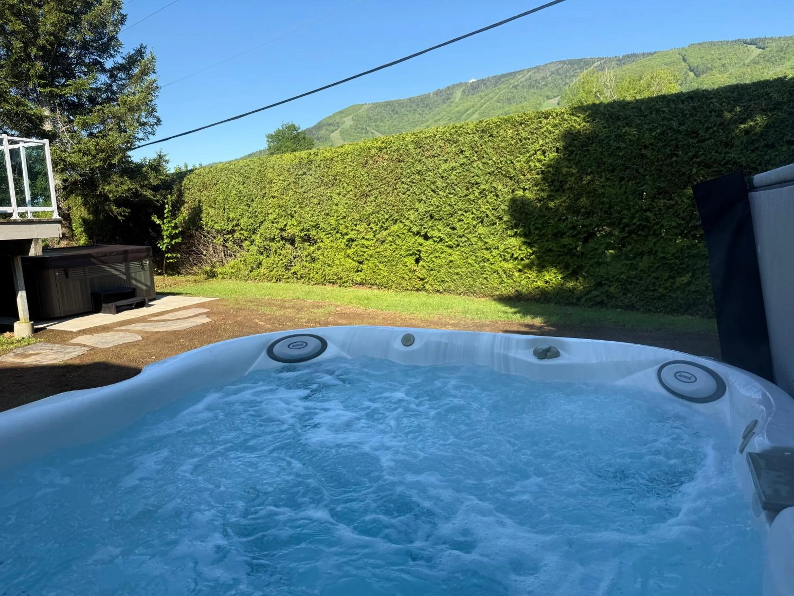 Hot Tub in Chalets Montmorency Mont-Sainte-Anne