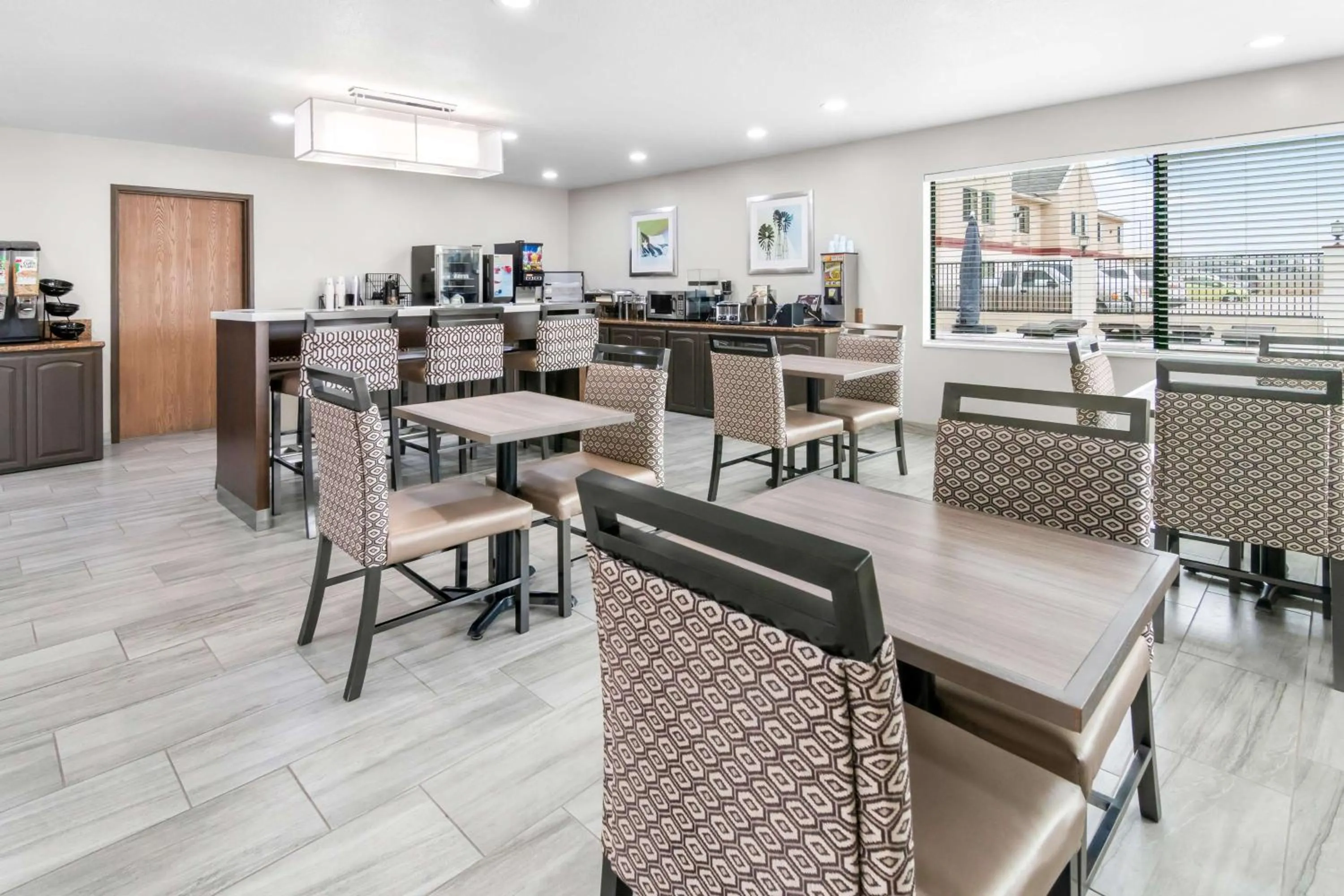 Breakfast in Best Western Abilene Inn & Suites