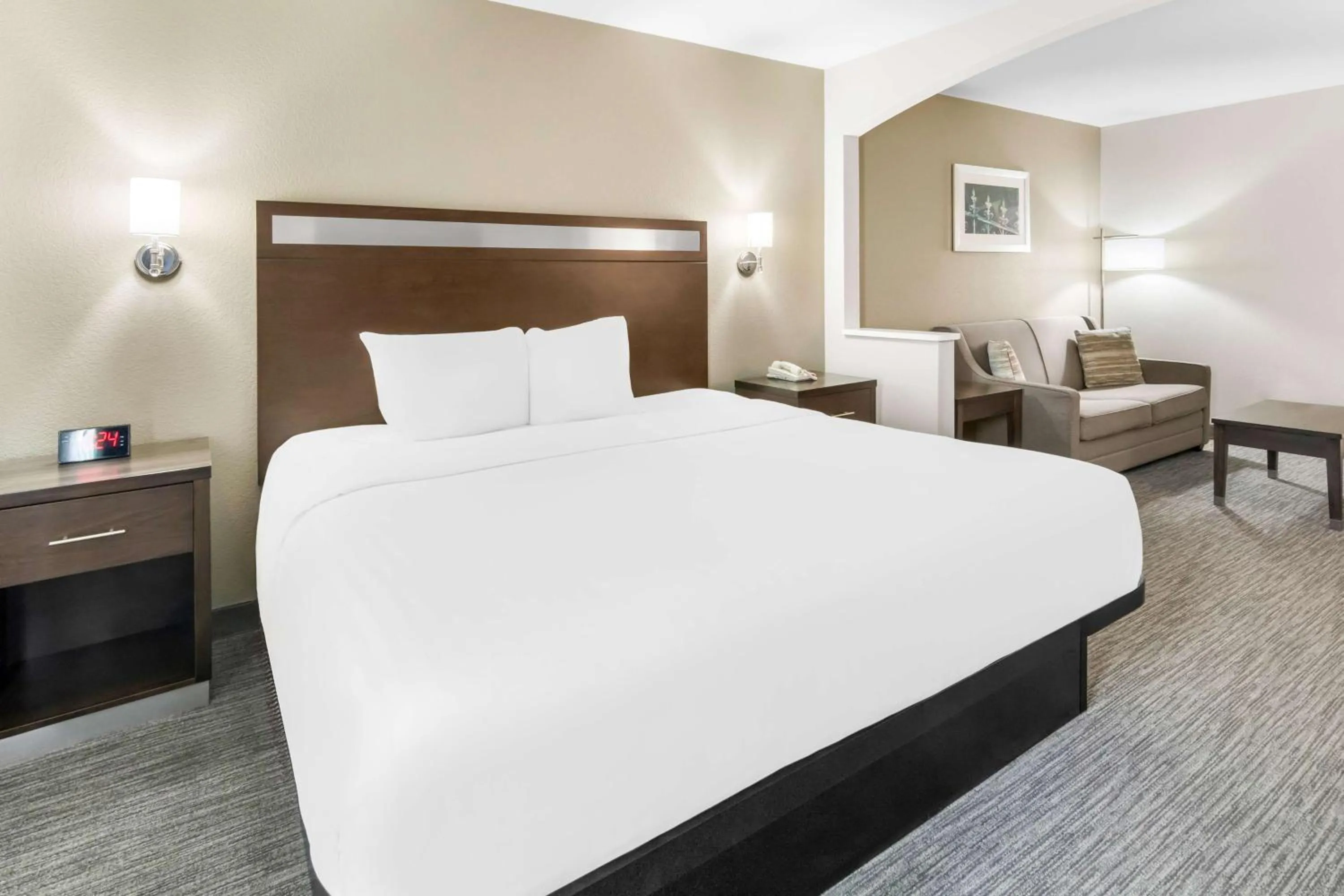 Photo of the whole room, Bed in Best Western Abilene Inn & Suites