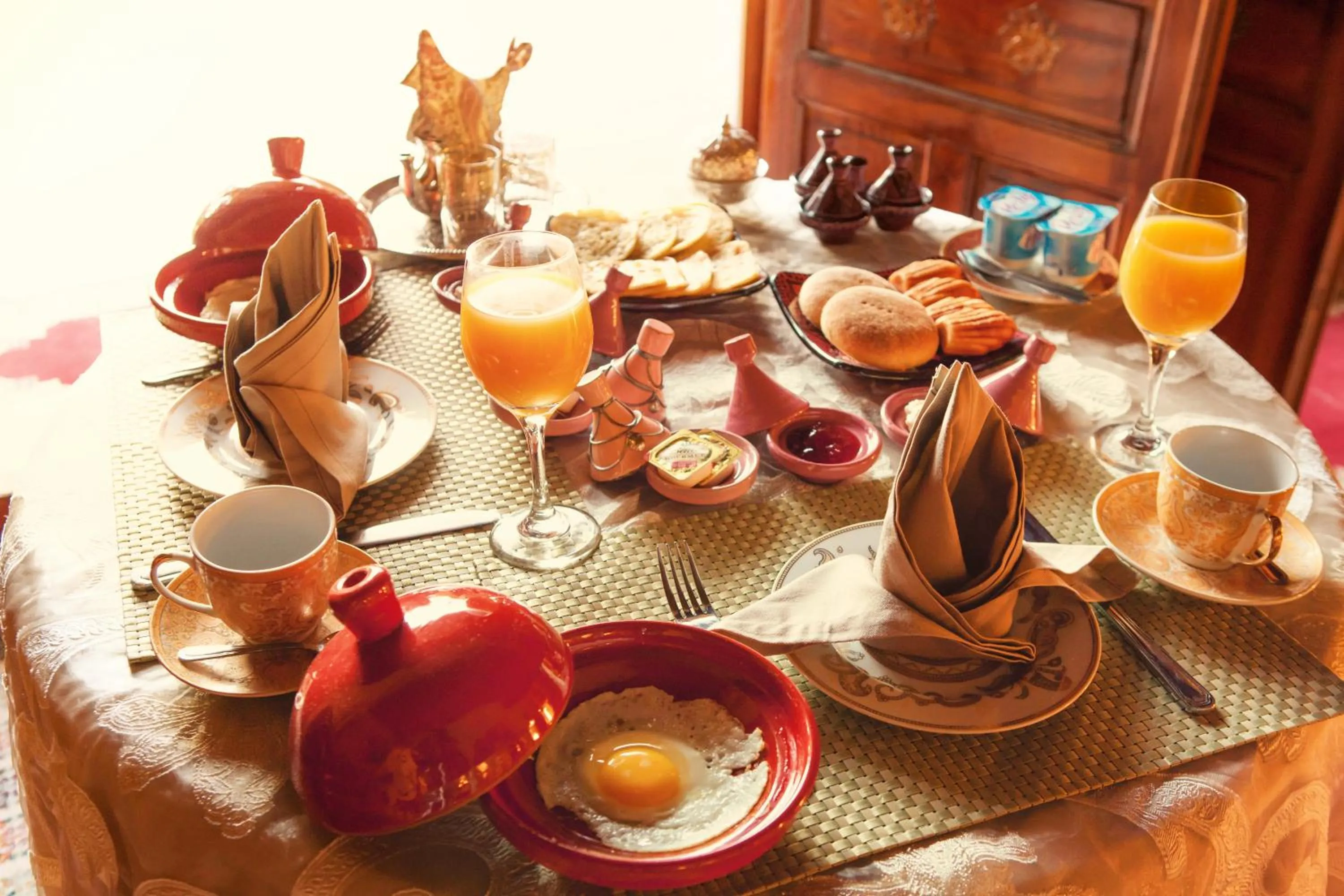 Restaurant/places to eat in Villa Des Ambassadors