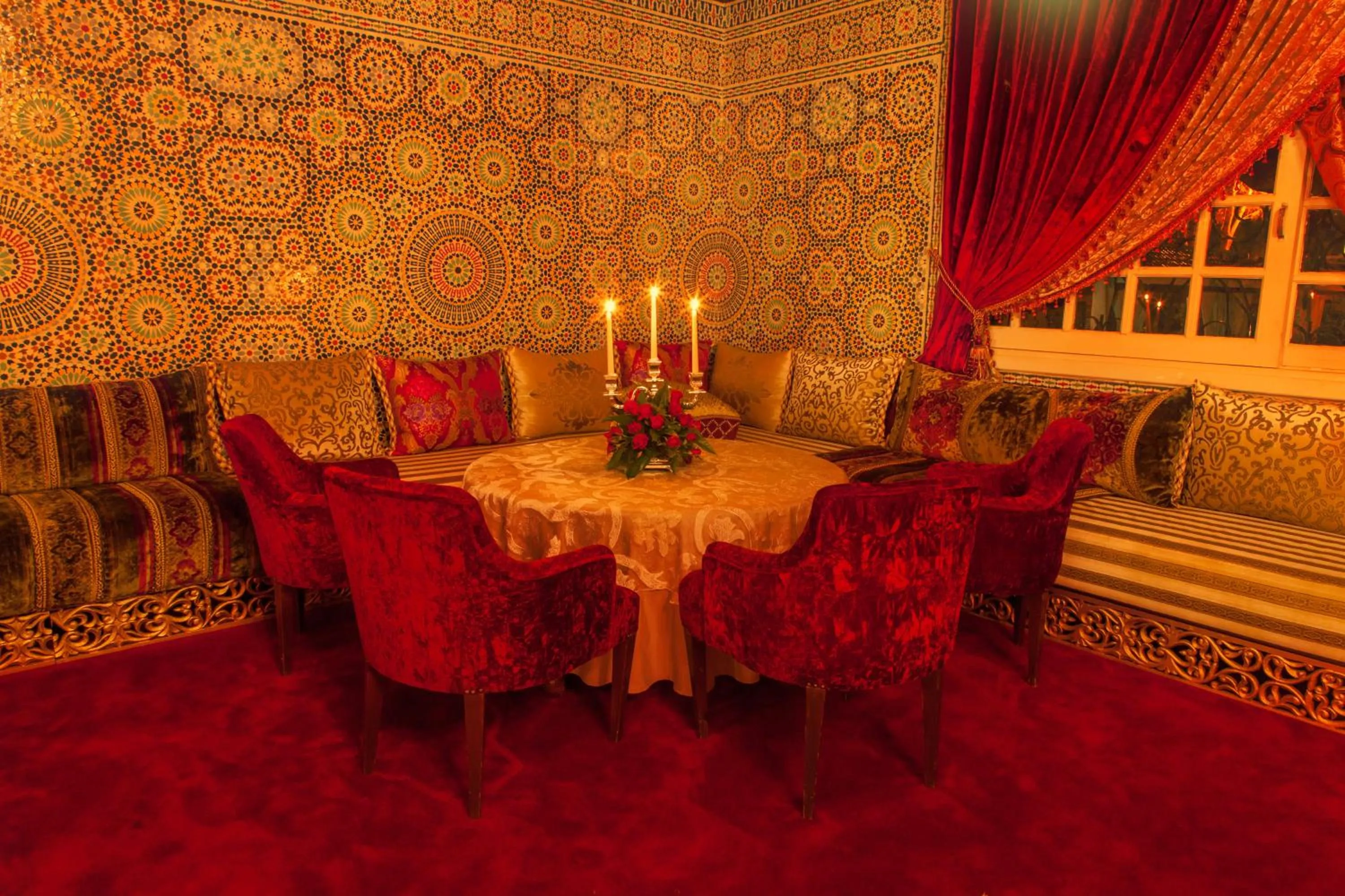 Restaurant/places to eat in Villa Des Ambassadors