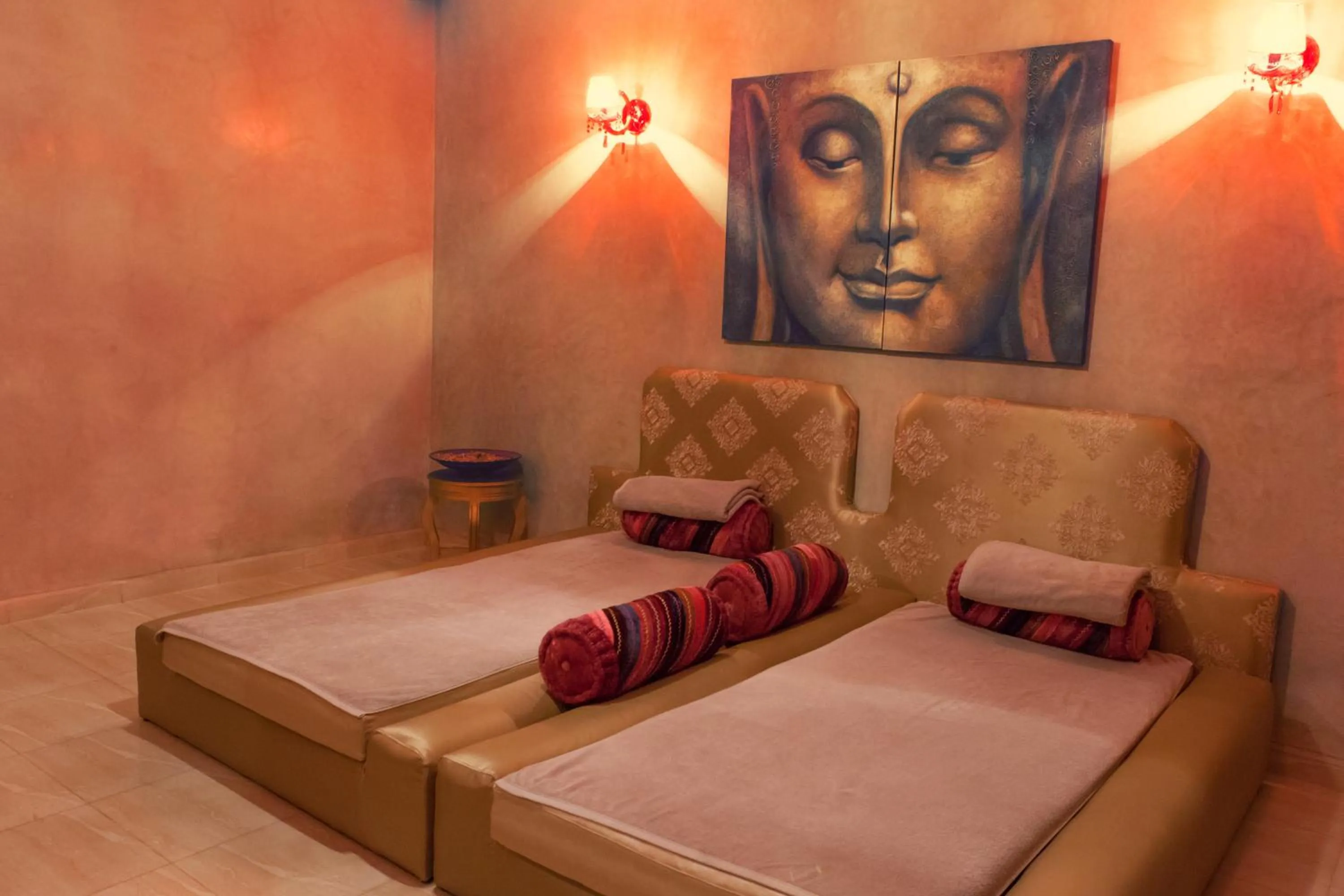 Spa and wellness centre/facilities, Bed in Villa Des Ambassadors