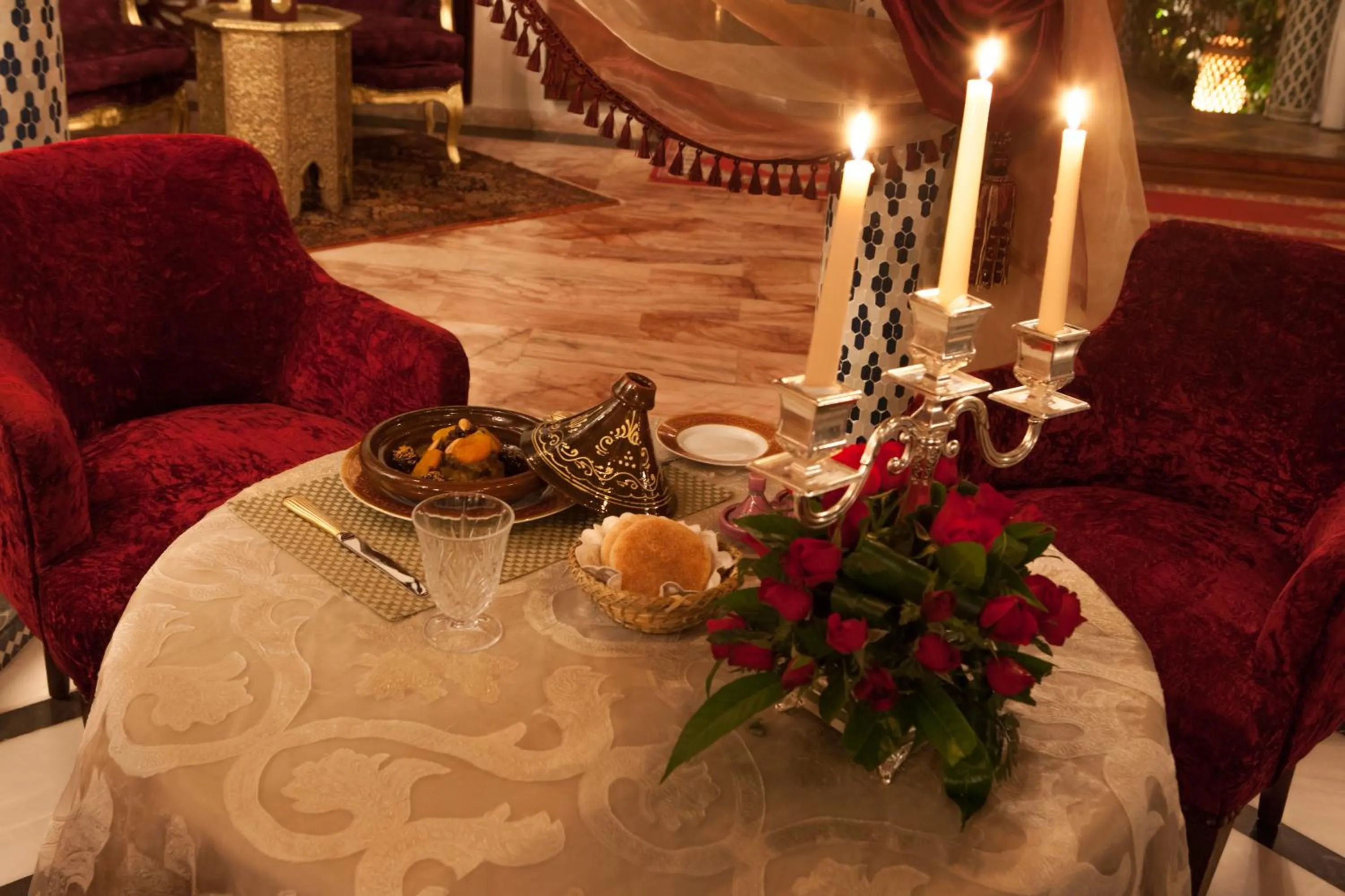 Restaurant/places to eat in Villa Des Ambassadors