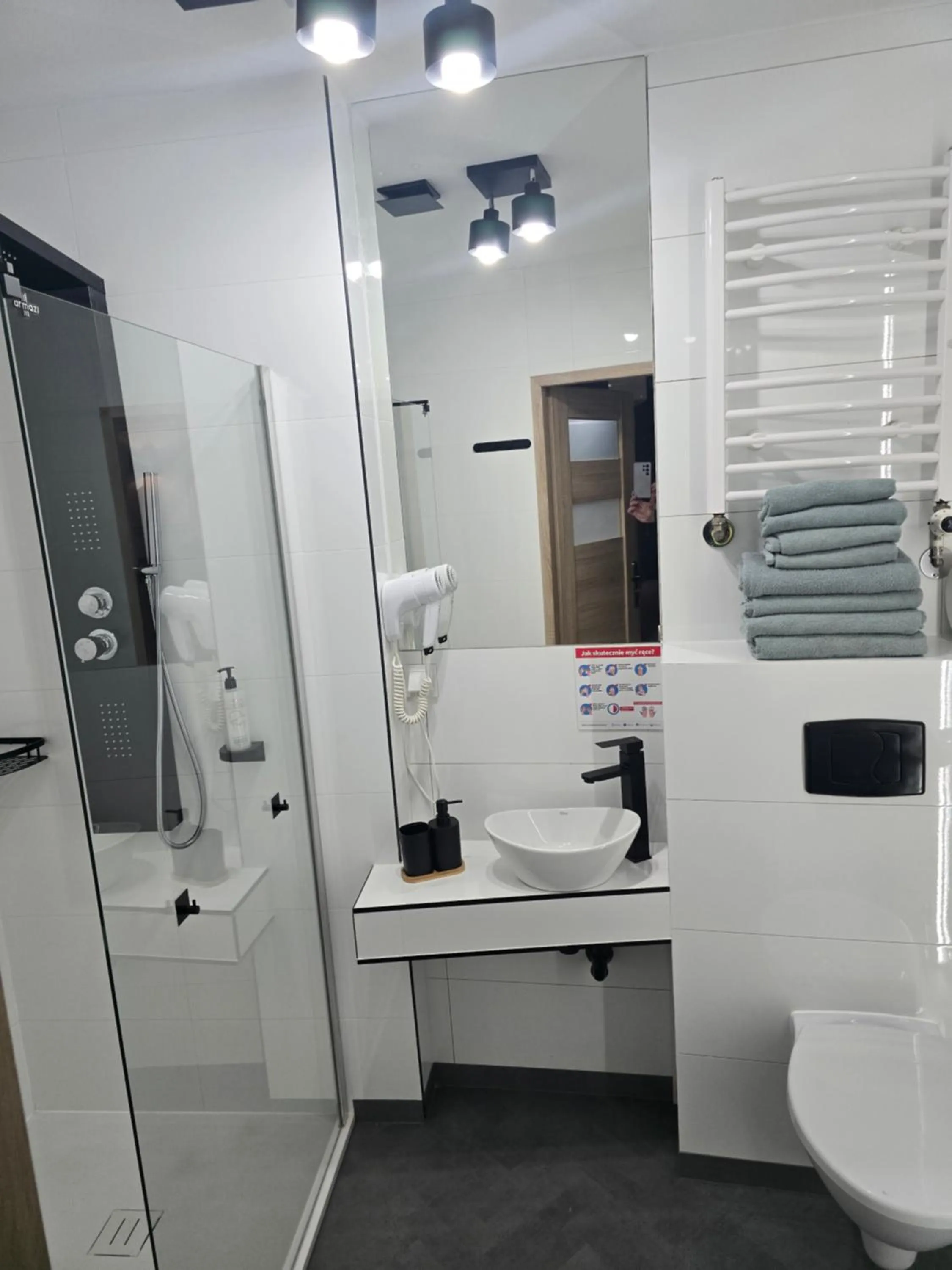 Bathroom in Eldom-NOCLEGI, Kolejowa 15 Wągrowiec