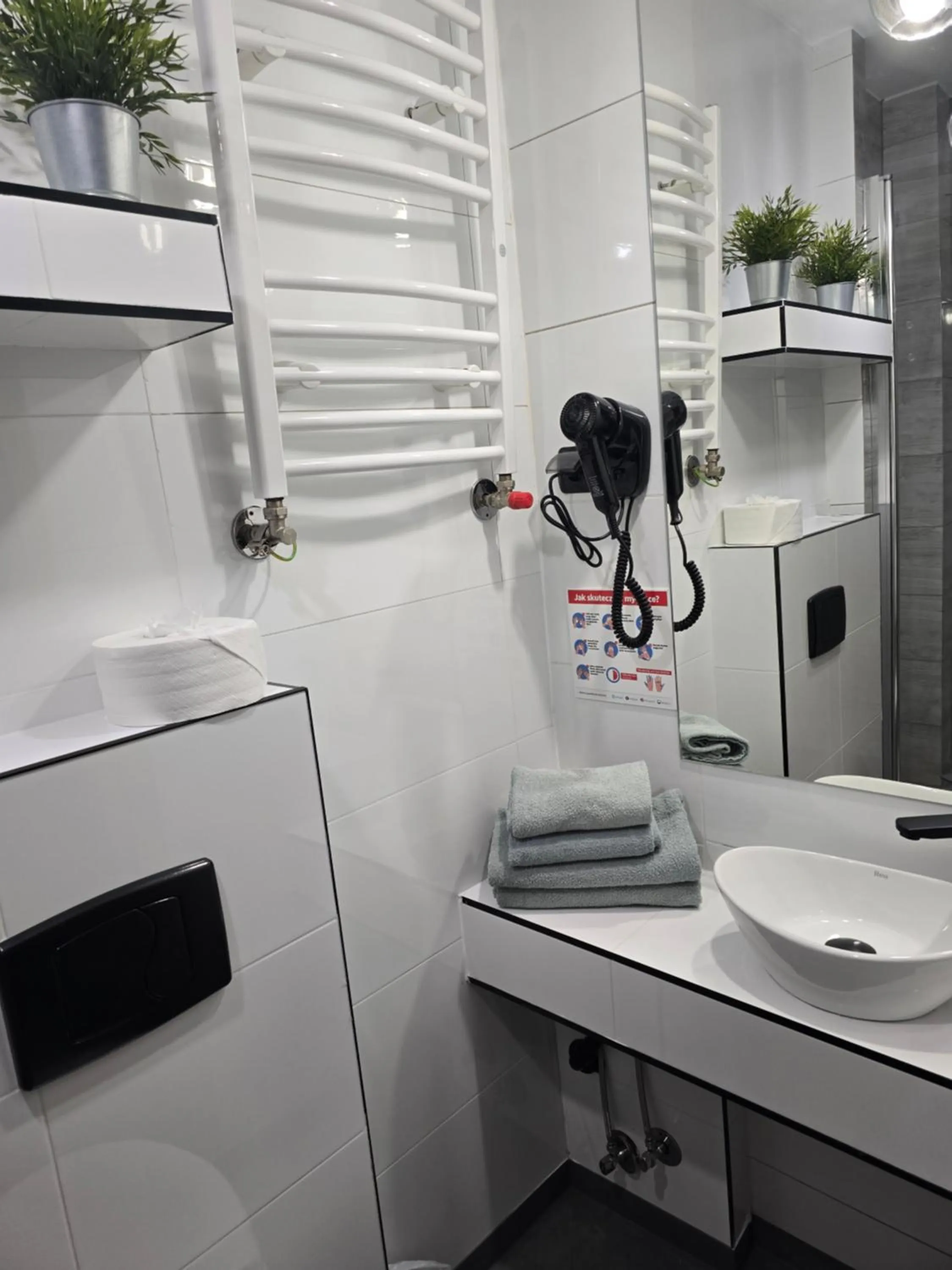 Bathroom in Eldom-NOCLEGI, Kolejowa 15 Wągrowiec