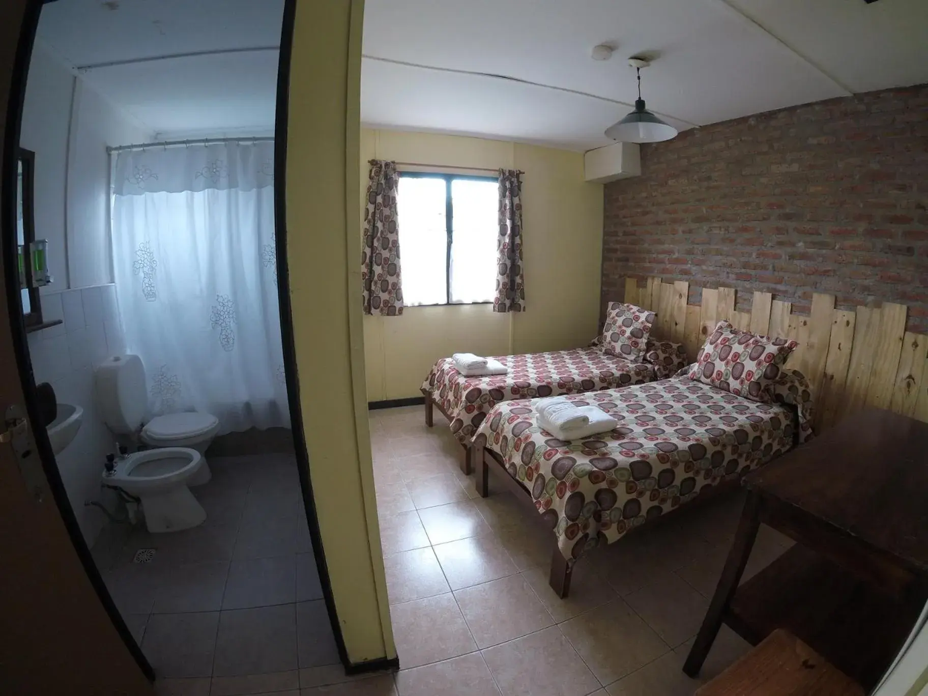 Twin Room in Hostel Los Pioneros Twin Room in Hostel Los Pioneros