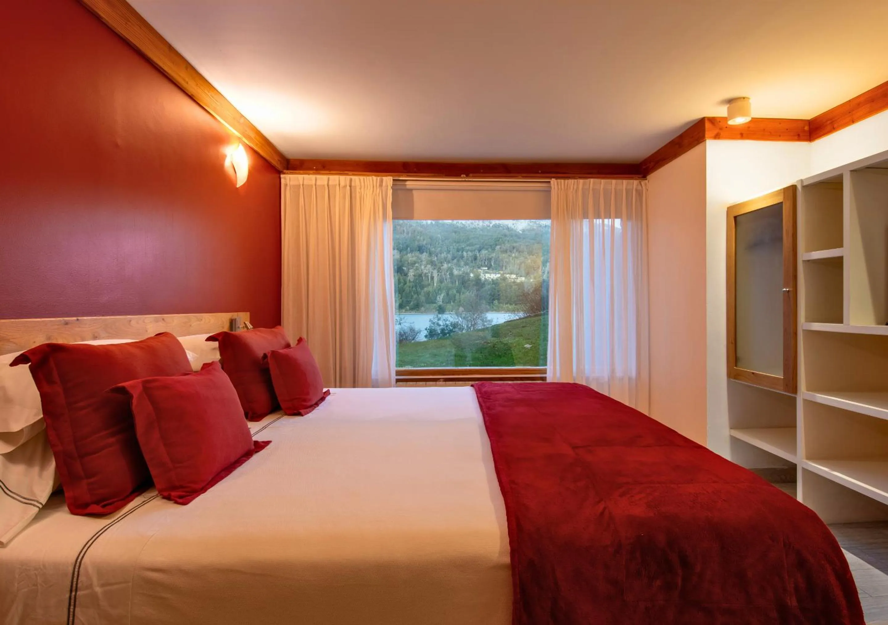 Bedroom, Bed in Costa Serena Aparts & Spa