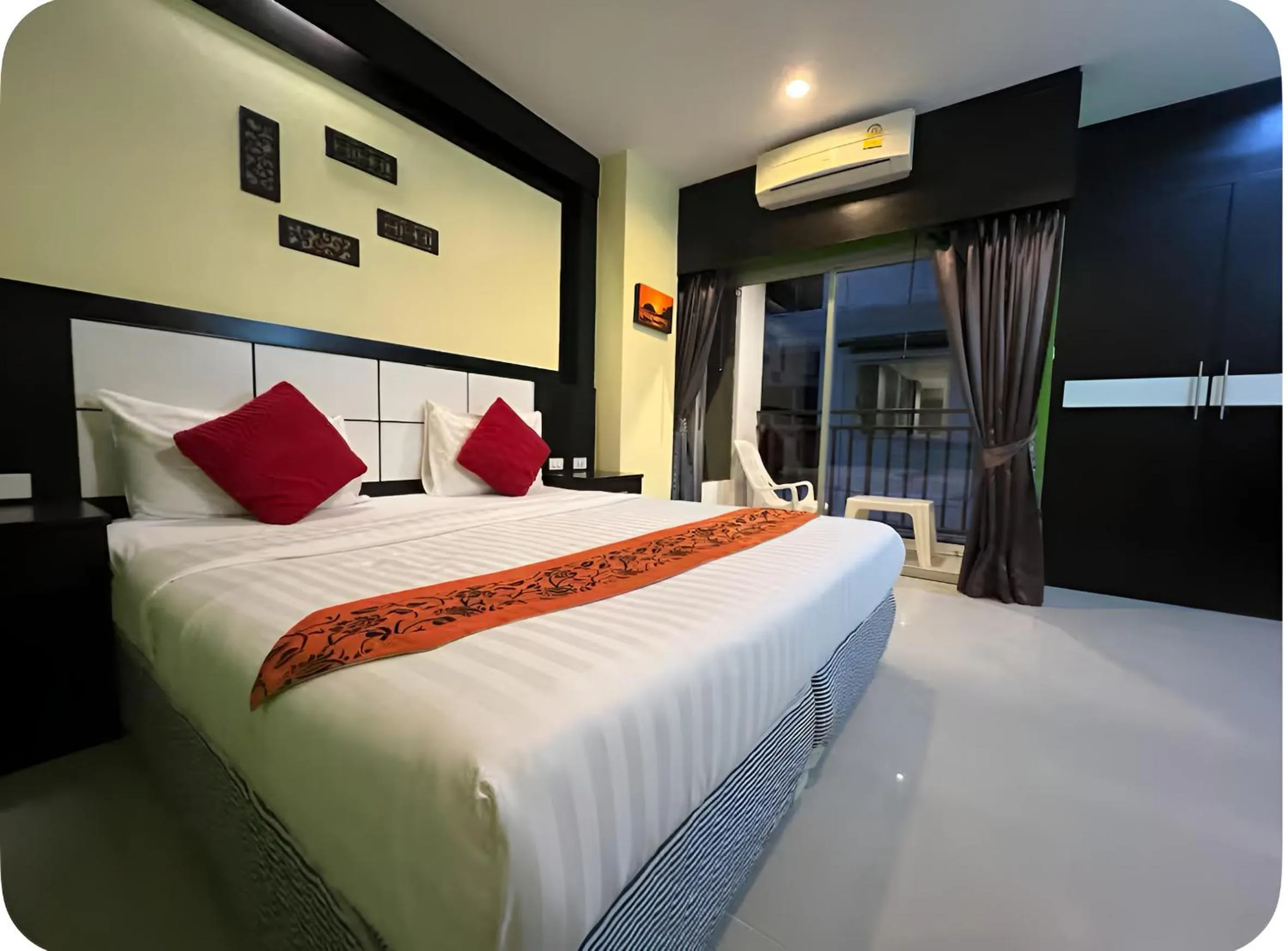 Bed in Star House Patong