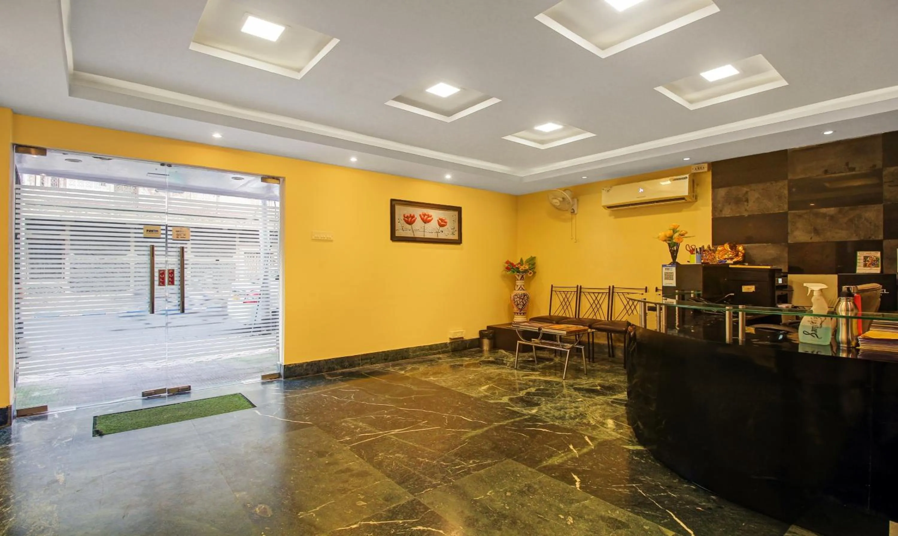 Facade/entrance in Treebo Naman'S Inn Near Kalighat Mandir