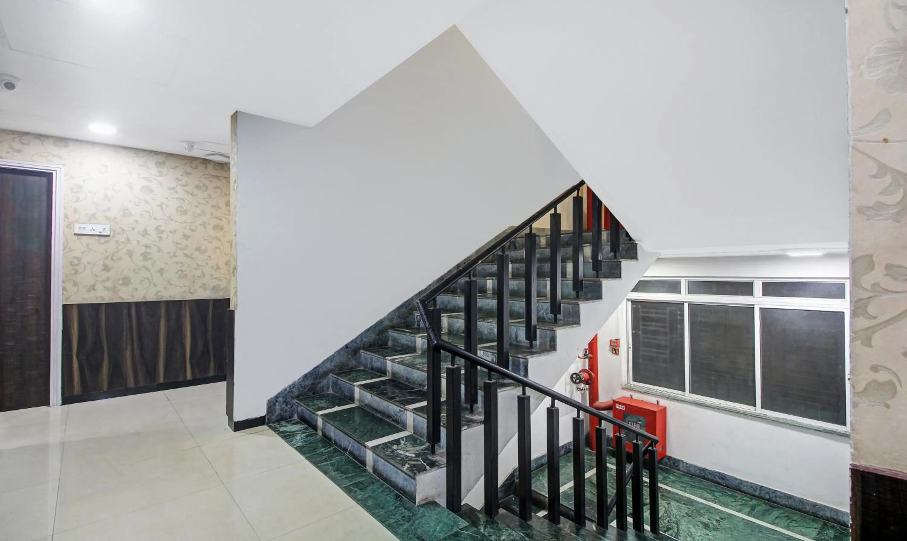 Lobby or reception in Treebo Naman'S Inn Near Kalighat Mandir