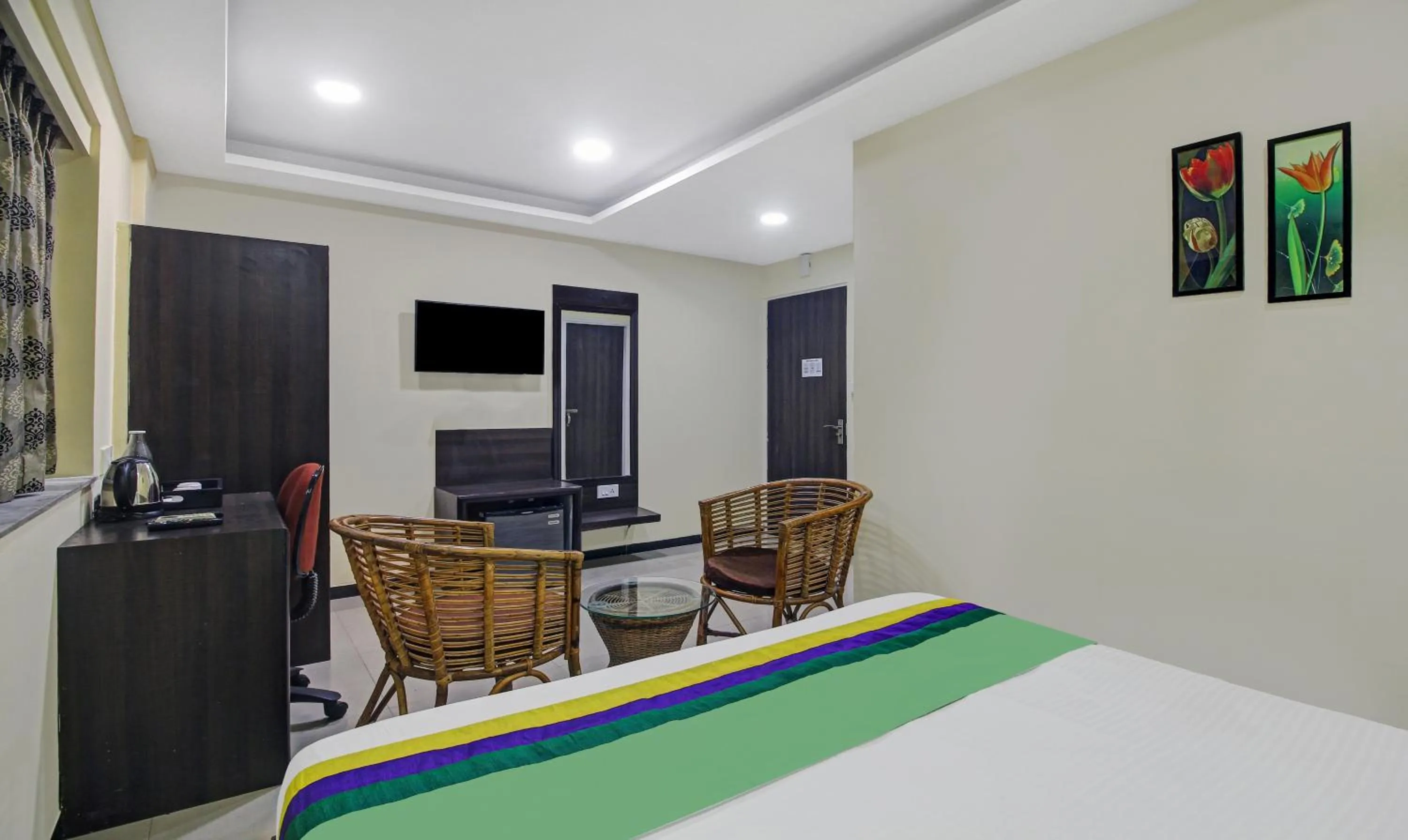 TV and multimedia, Bed in Treebo Naman'S Inn Near Kalighat Mandir