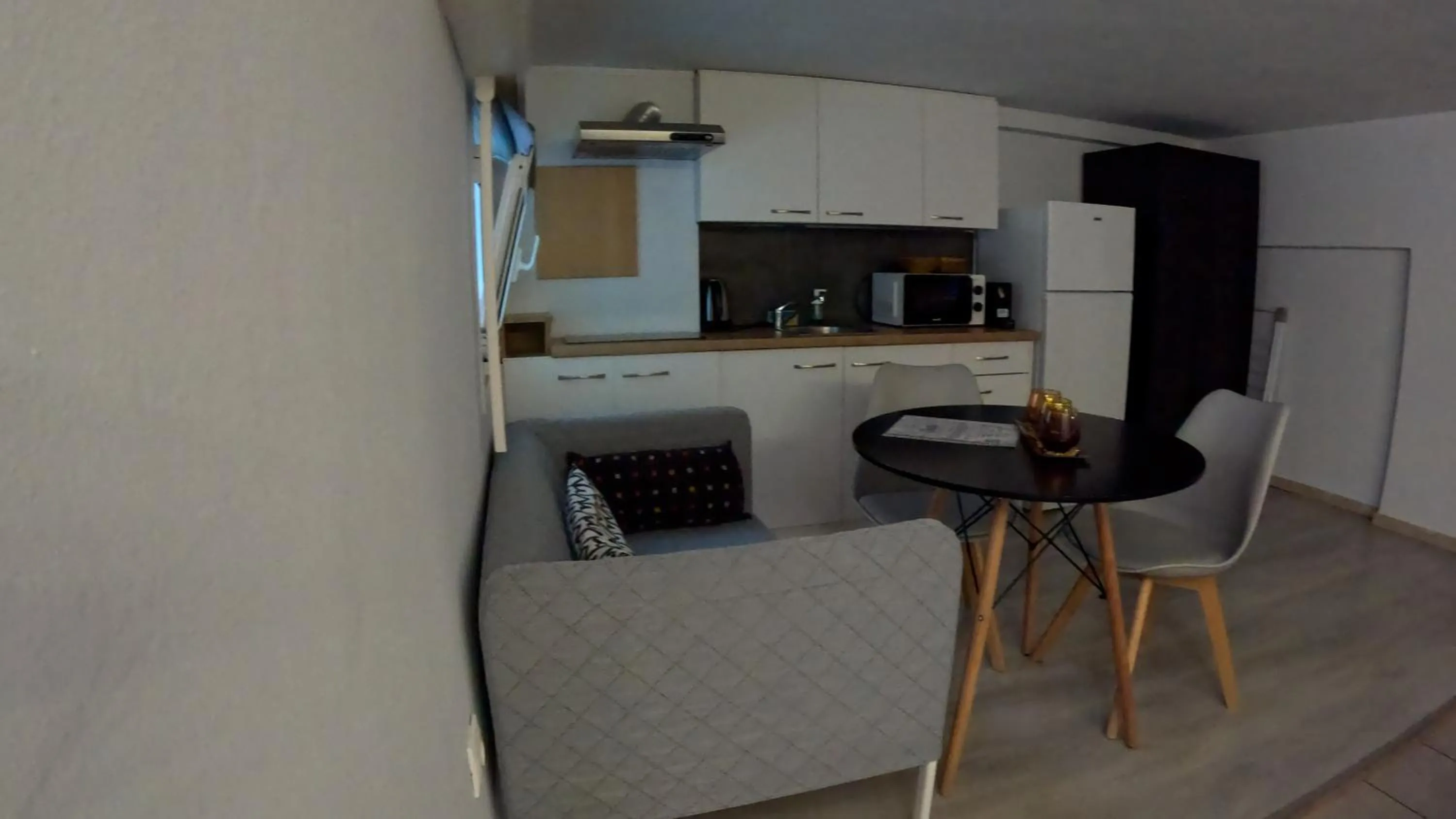 Data Chios Center semi basement