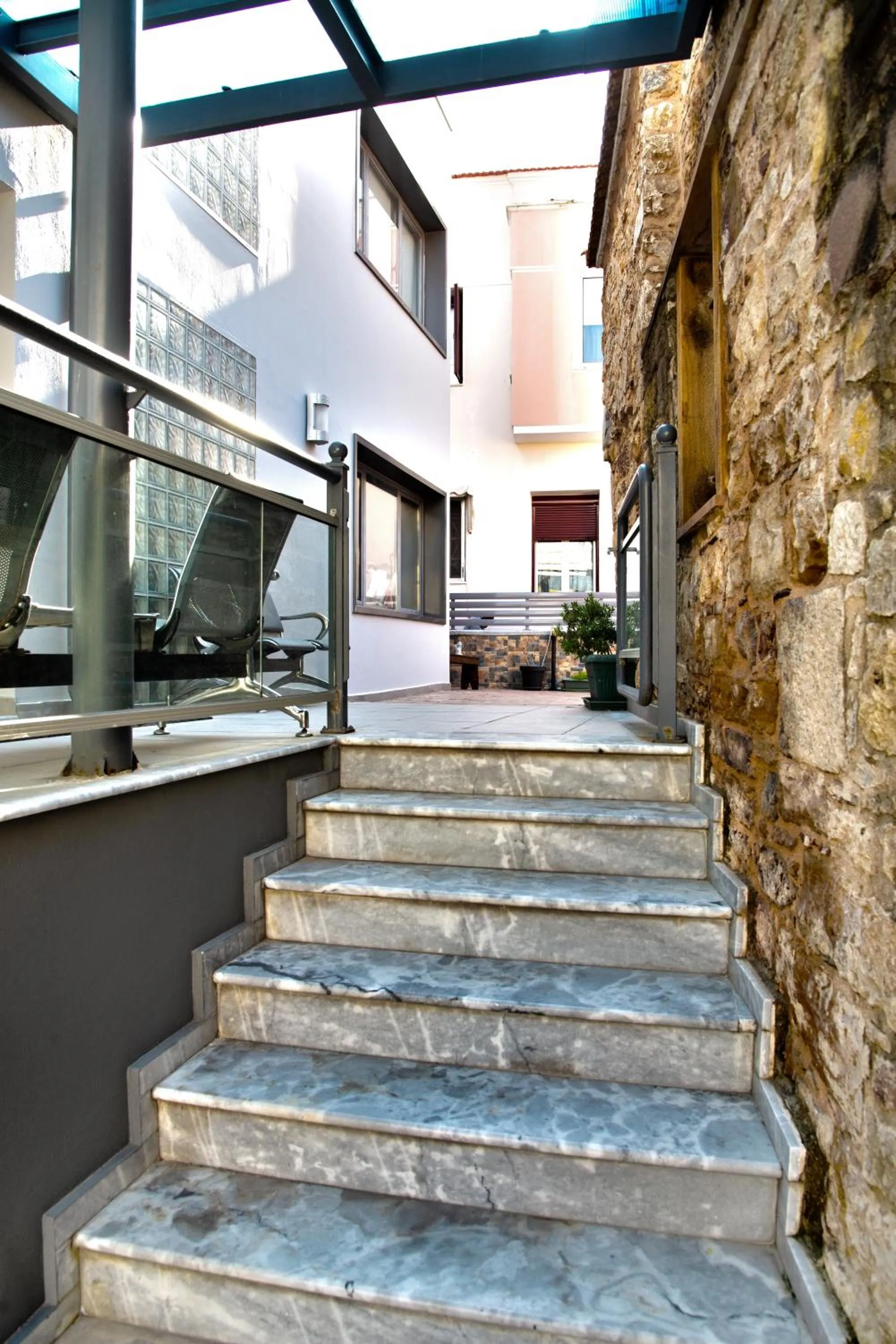 Data Chios Center semi basement