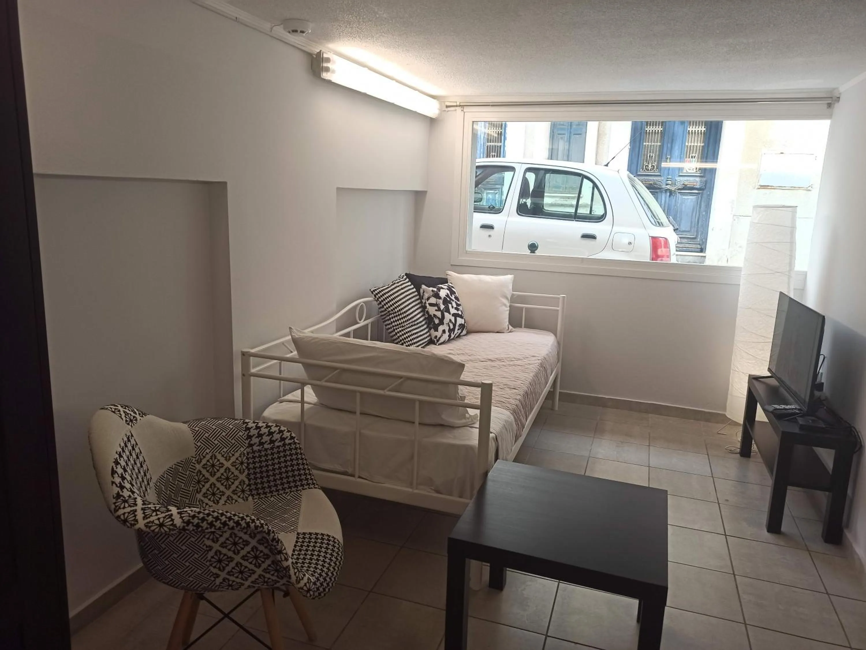 Data Chios Center semi basement