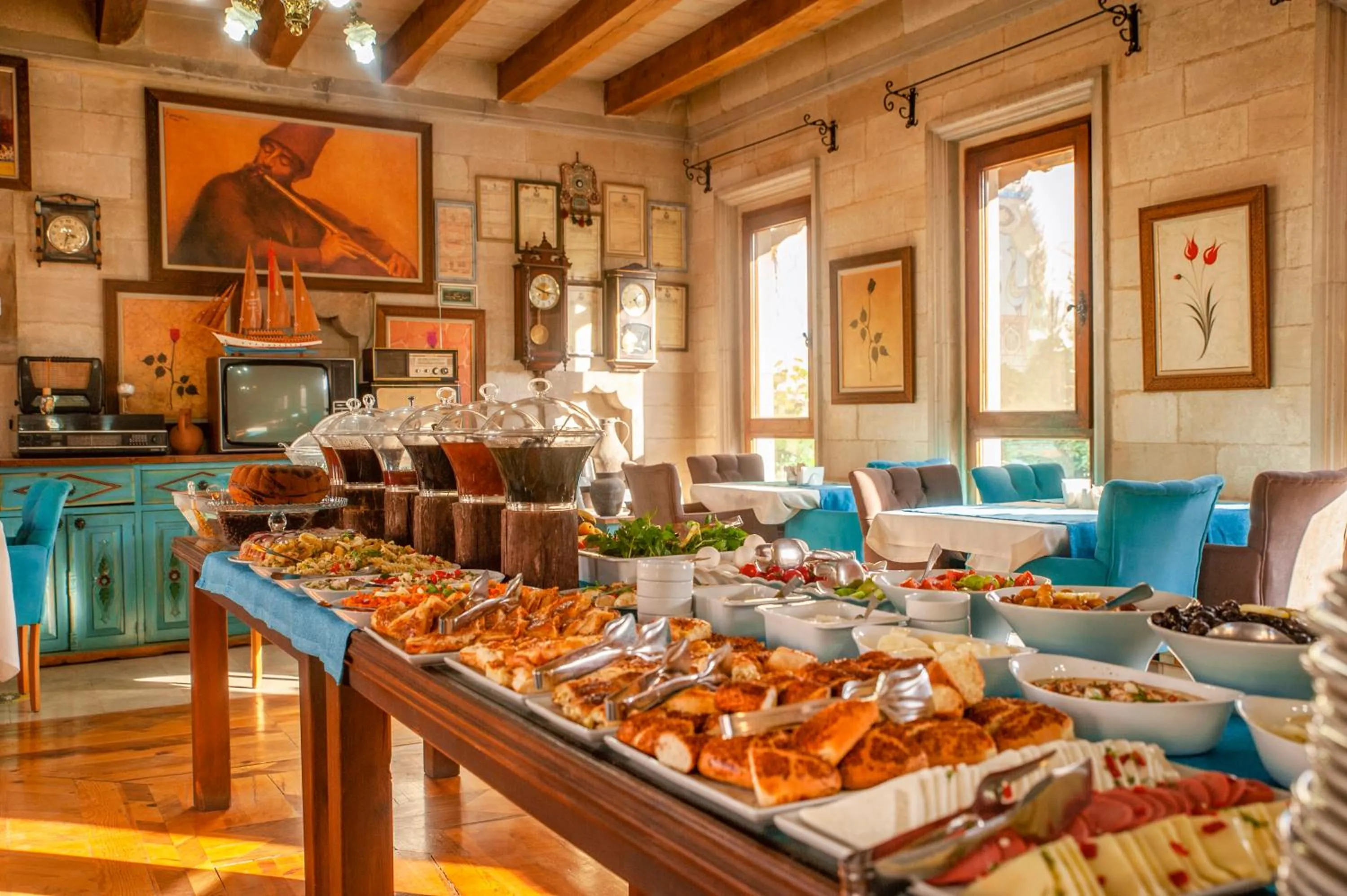 Breakfast in Ottoman Cave Suites