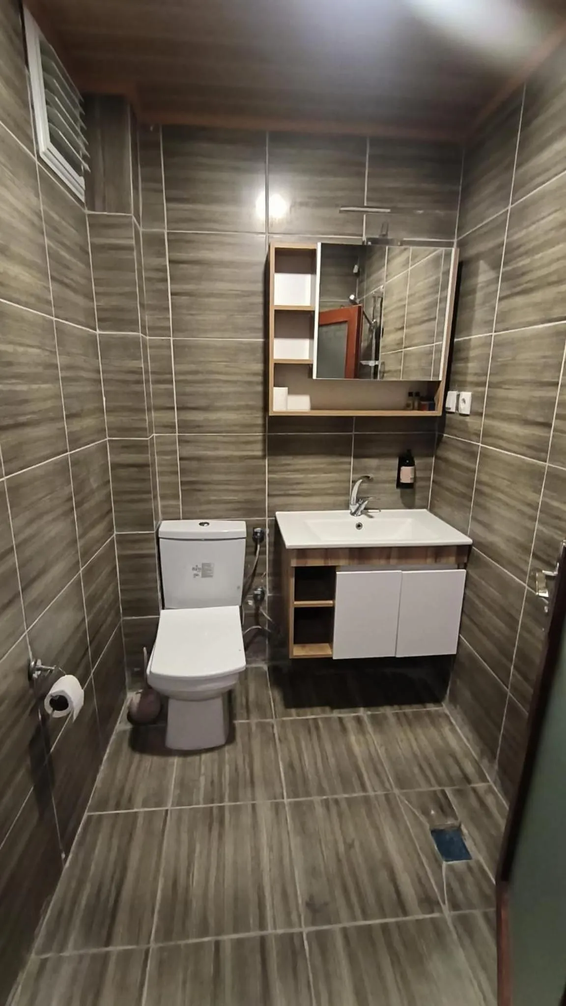 Shower in hotels crazy horse