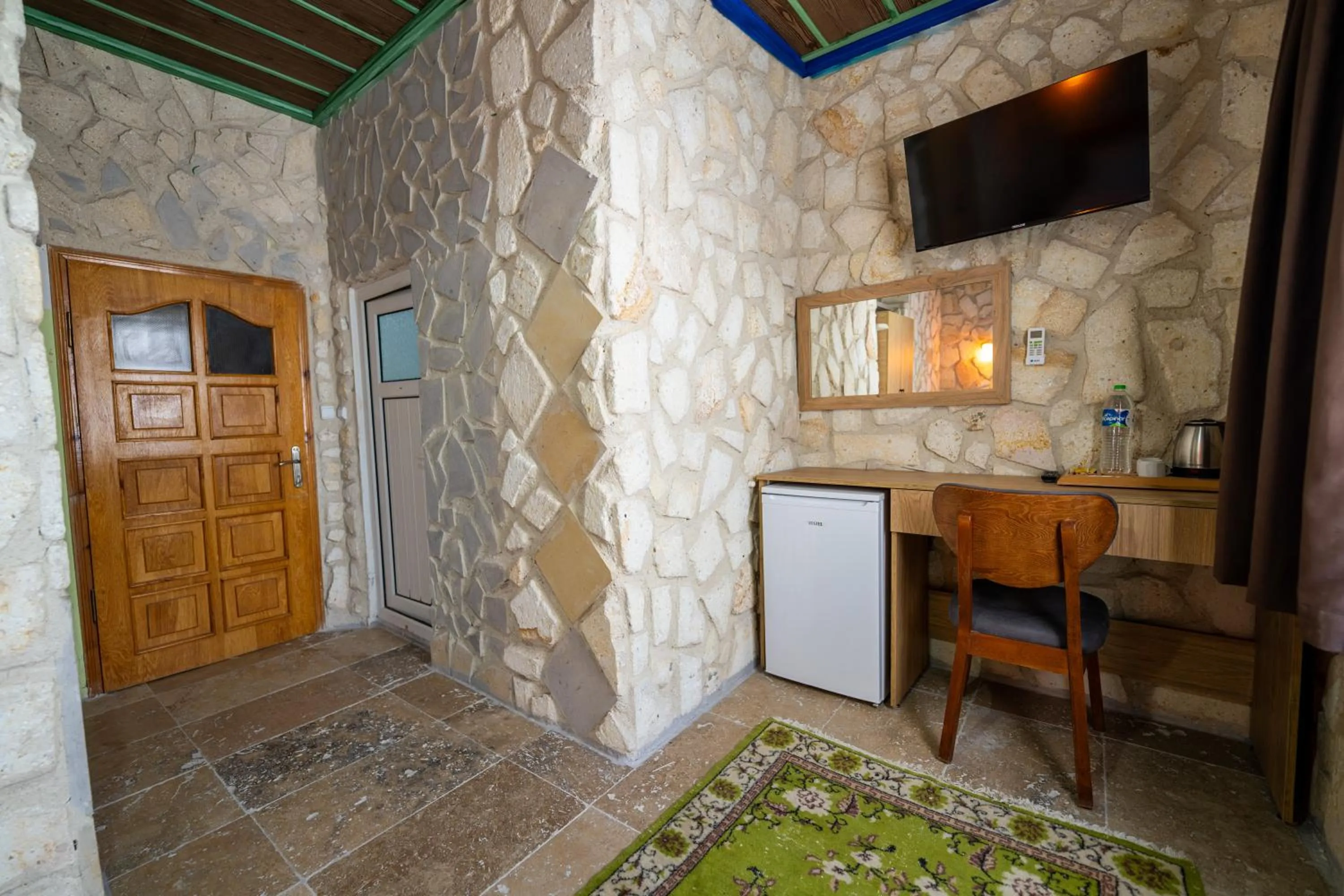 Shower in hotels crazy horse