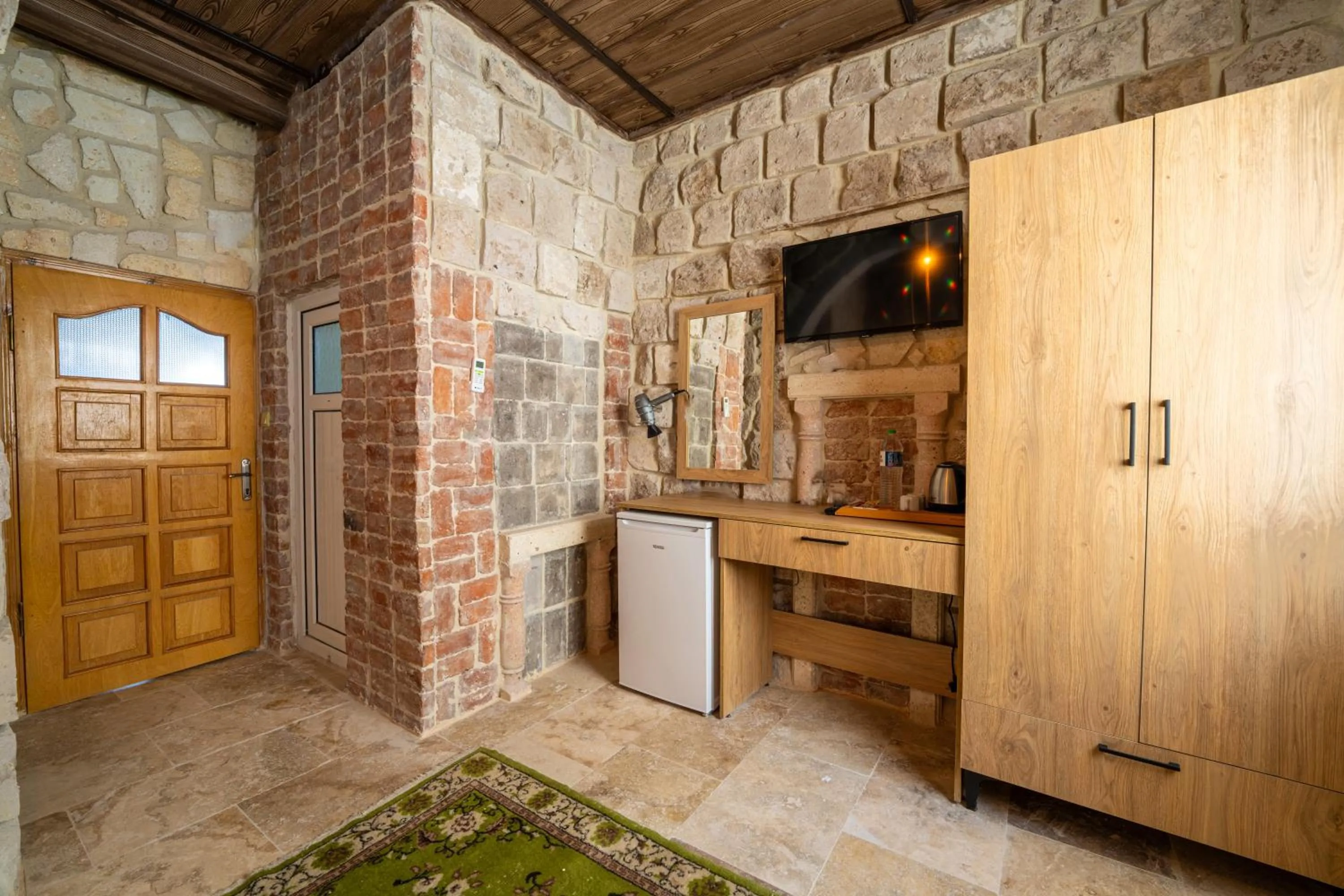 Shower in hotels crazy horse