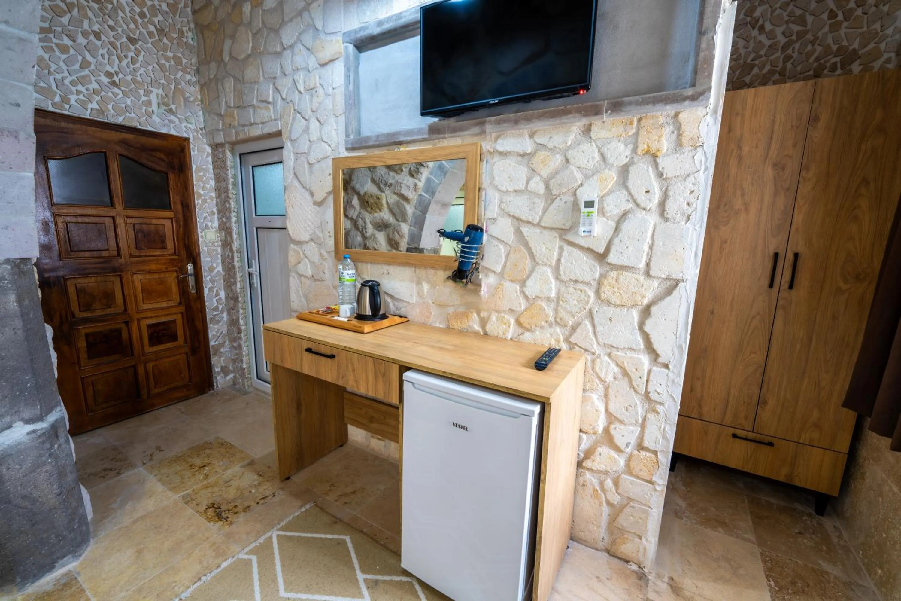 Shower in hotels crazy horse