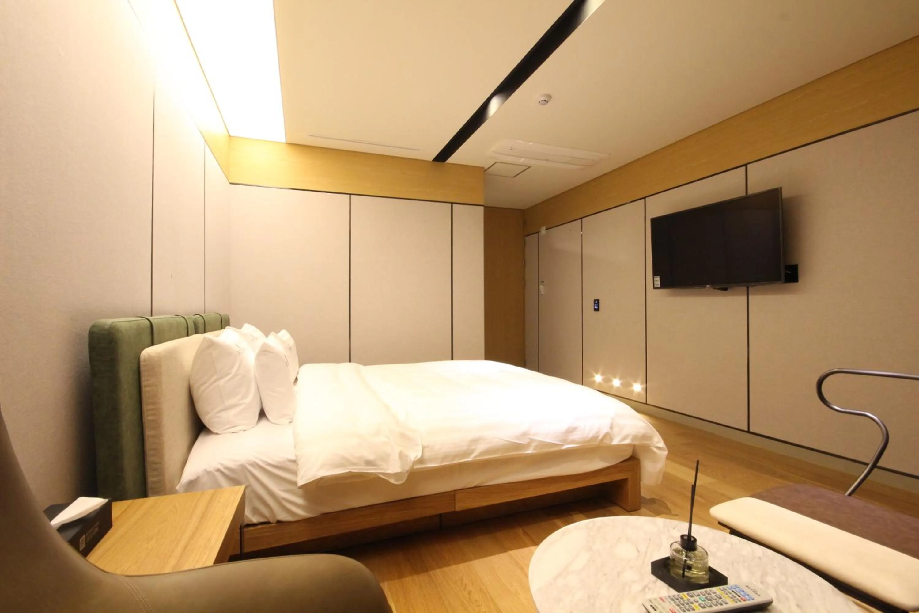 Bedroom, Bed in Hotel Eco stay