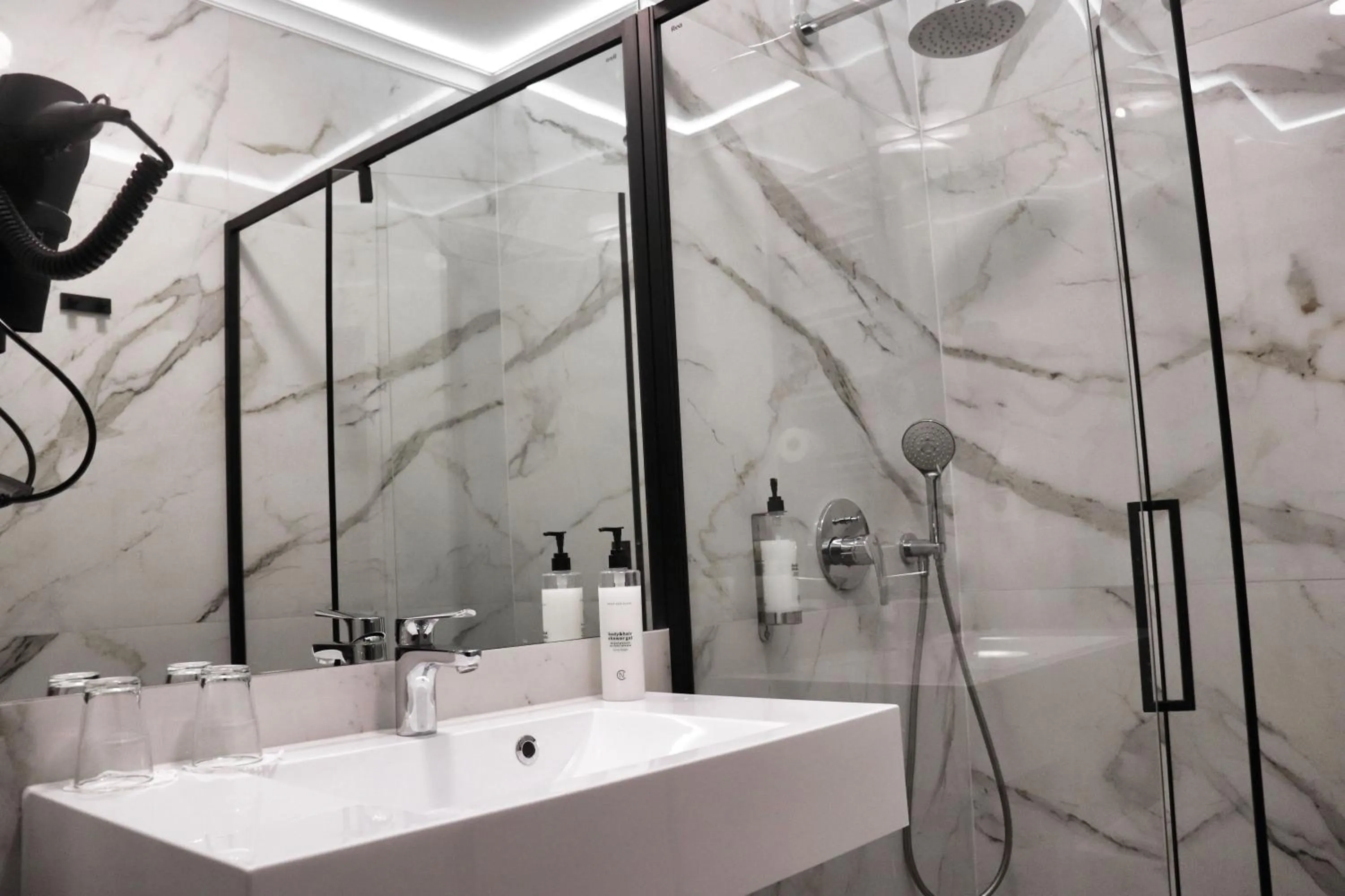 Bathroom in Hotel Europejski Wrocław Centrum