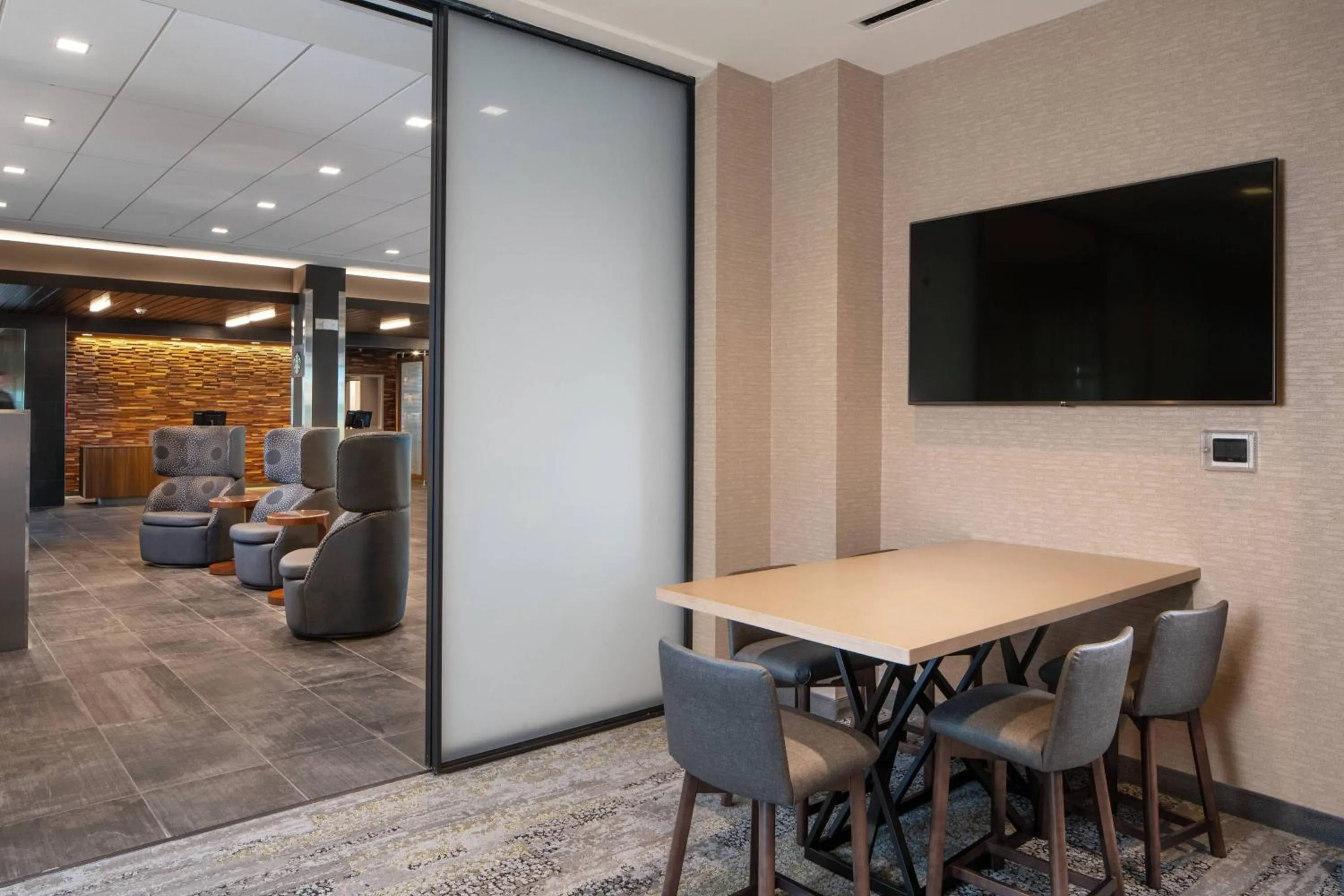 Meeting/conference room in Courtyard by Marriott Lafayette South