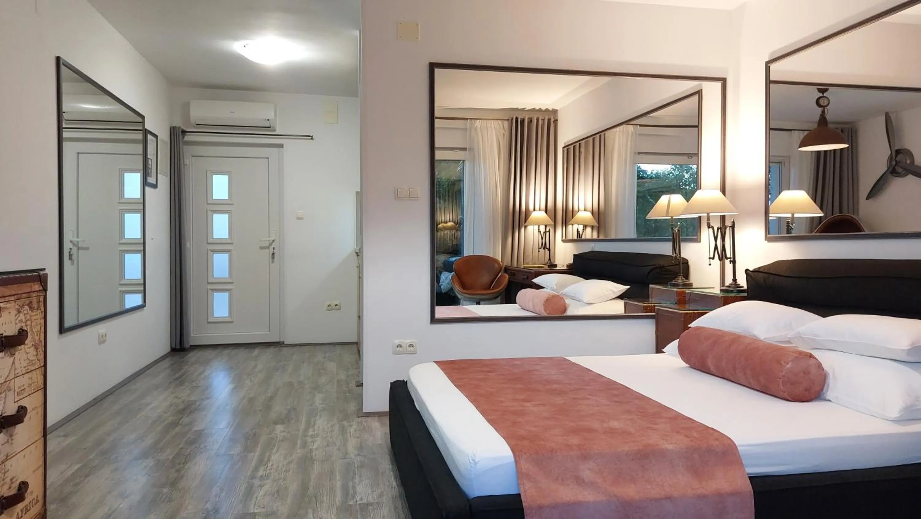 Deluxe Studio with Balcony in Refresh Boutique Apartments