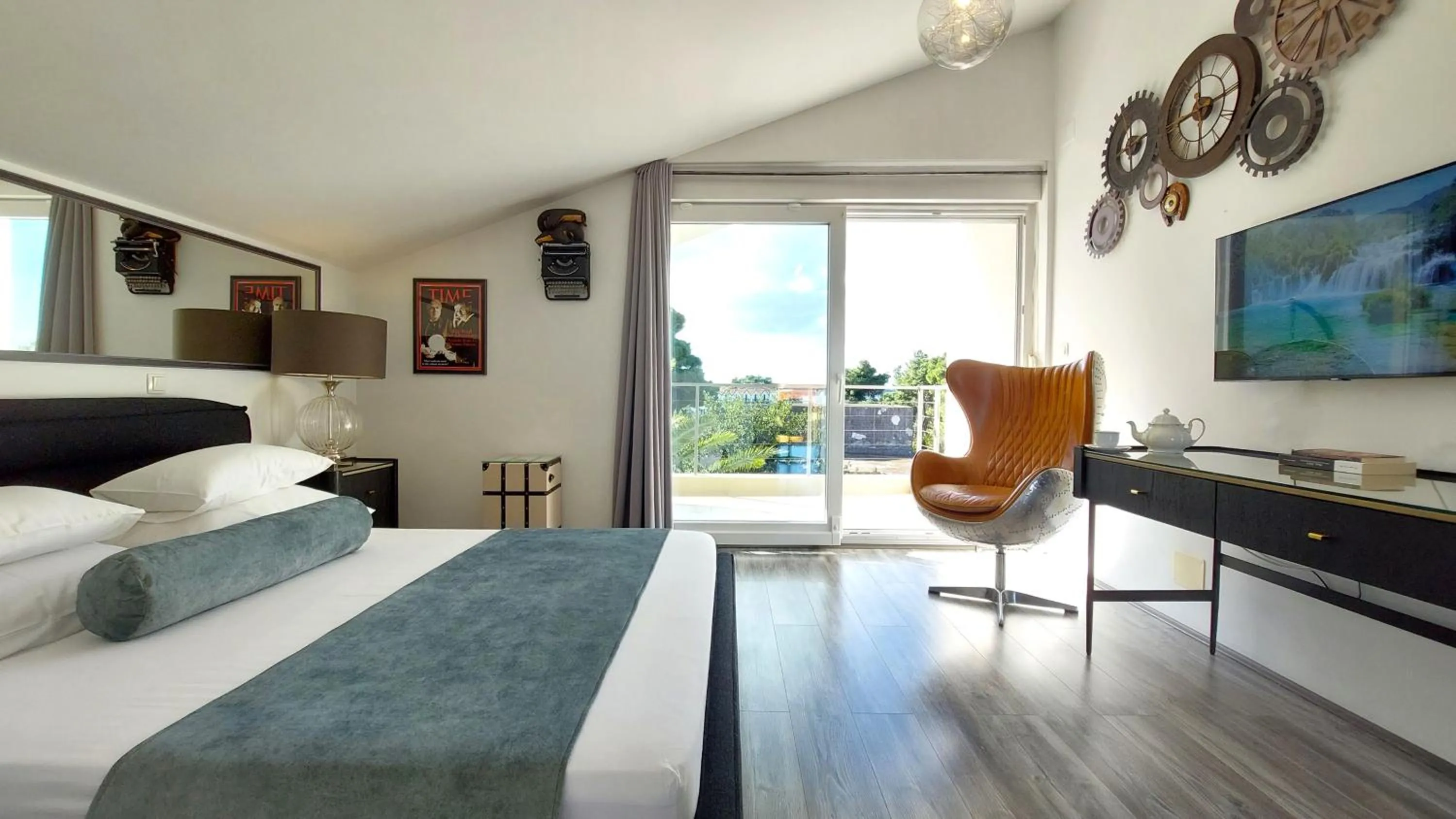 Penthouse Superior Room - Sea View Balcony in Refresh Boutique Apartments