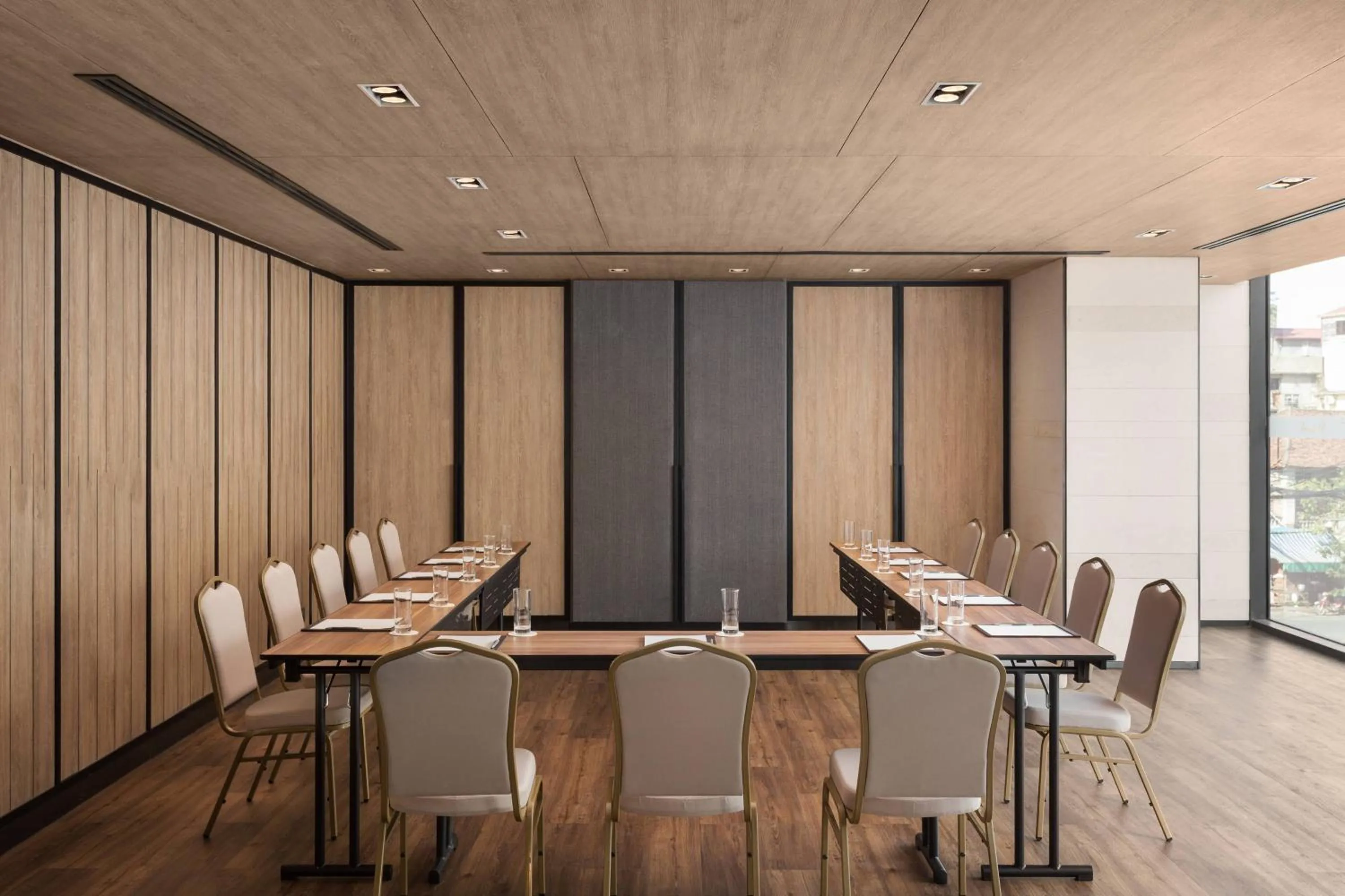 Meeting/conference room in Courtyard by Marriott Phnom Penh