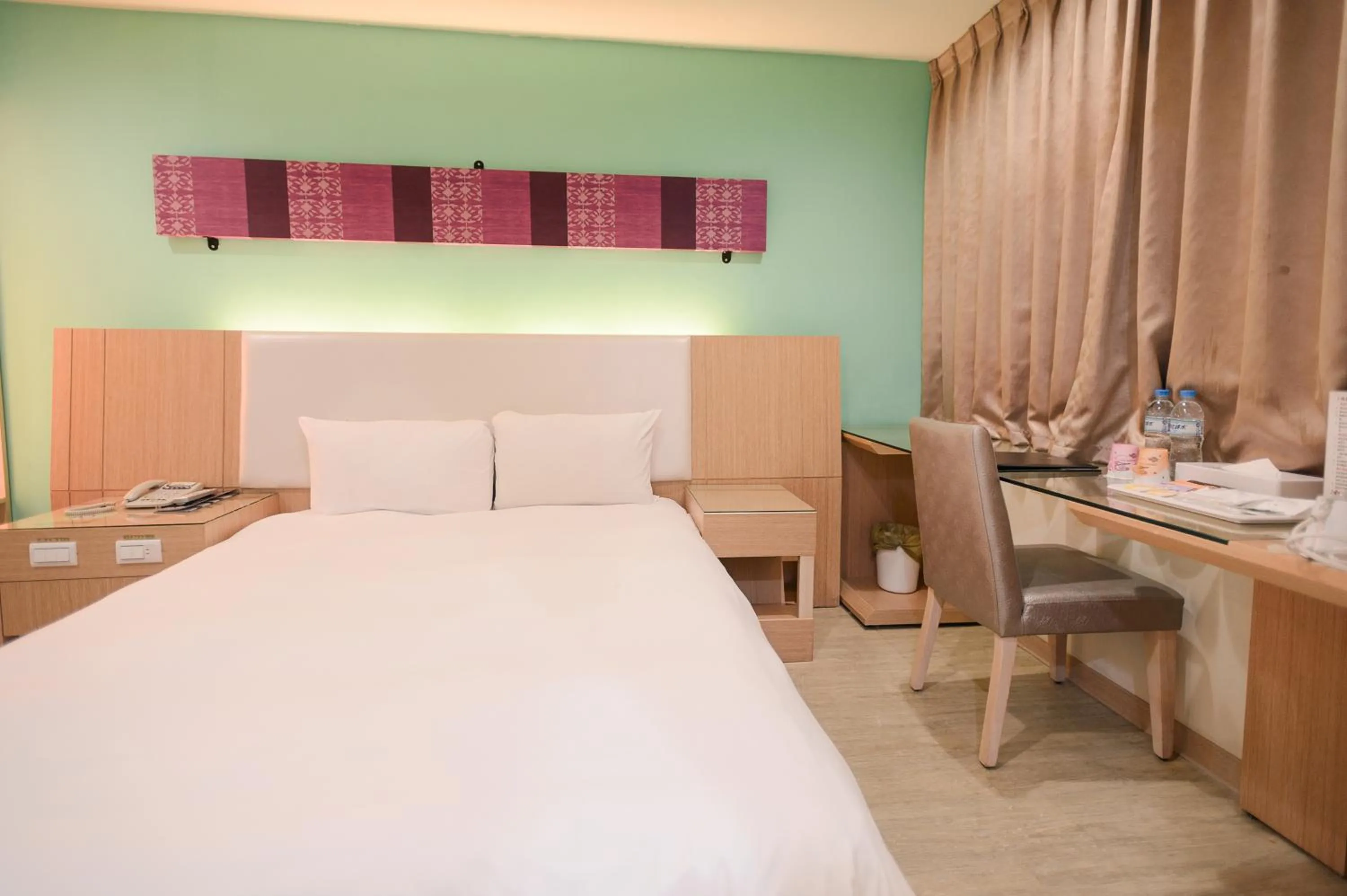 Photo of the whole room, Bed in i-Deal Hotel