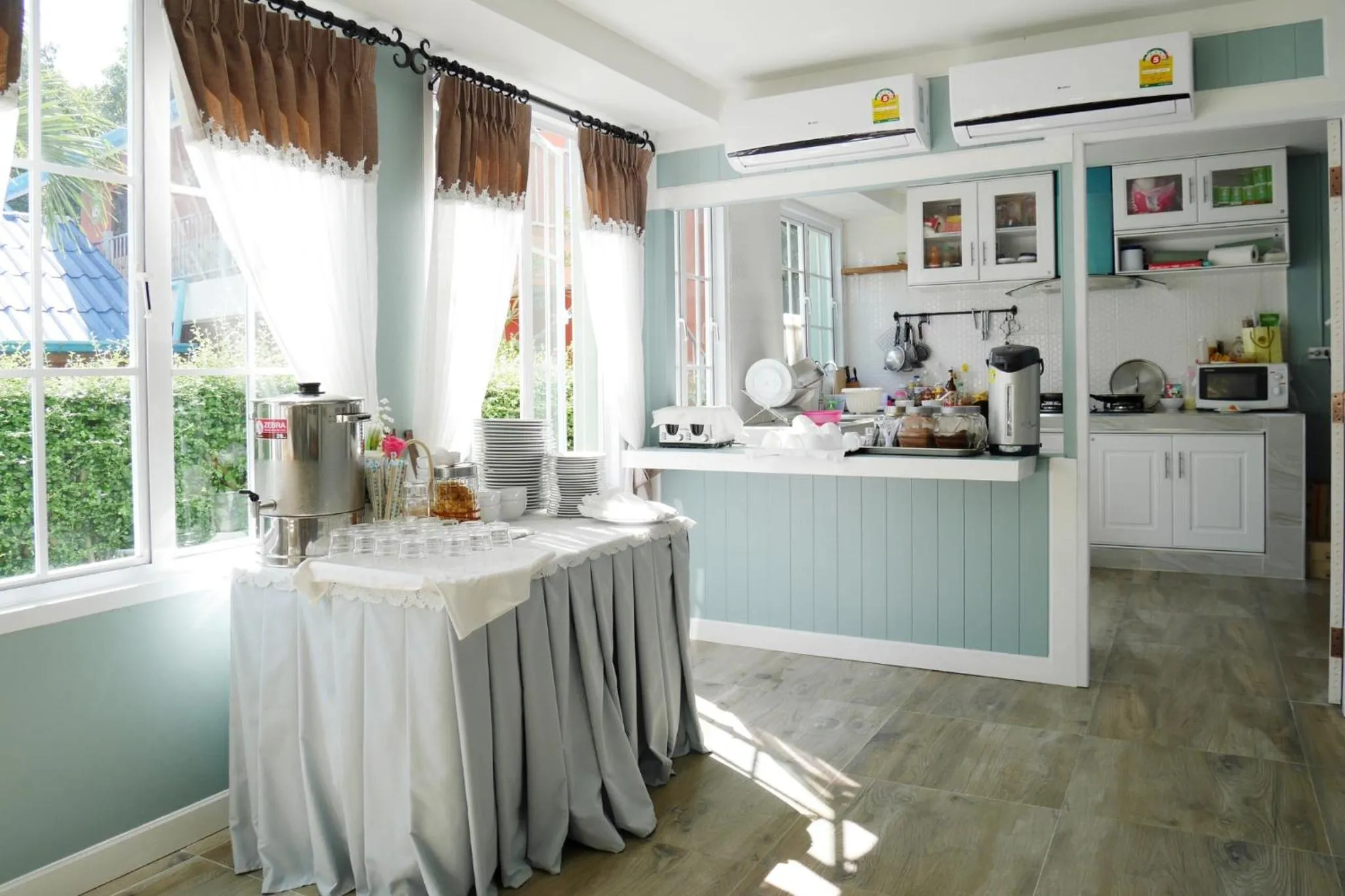 Restaurant/places to eat in Sky cottage Bungalow