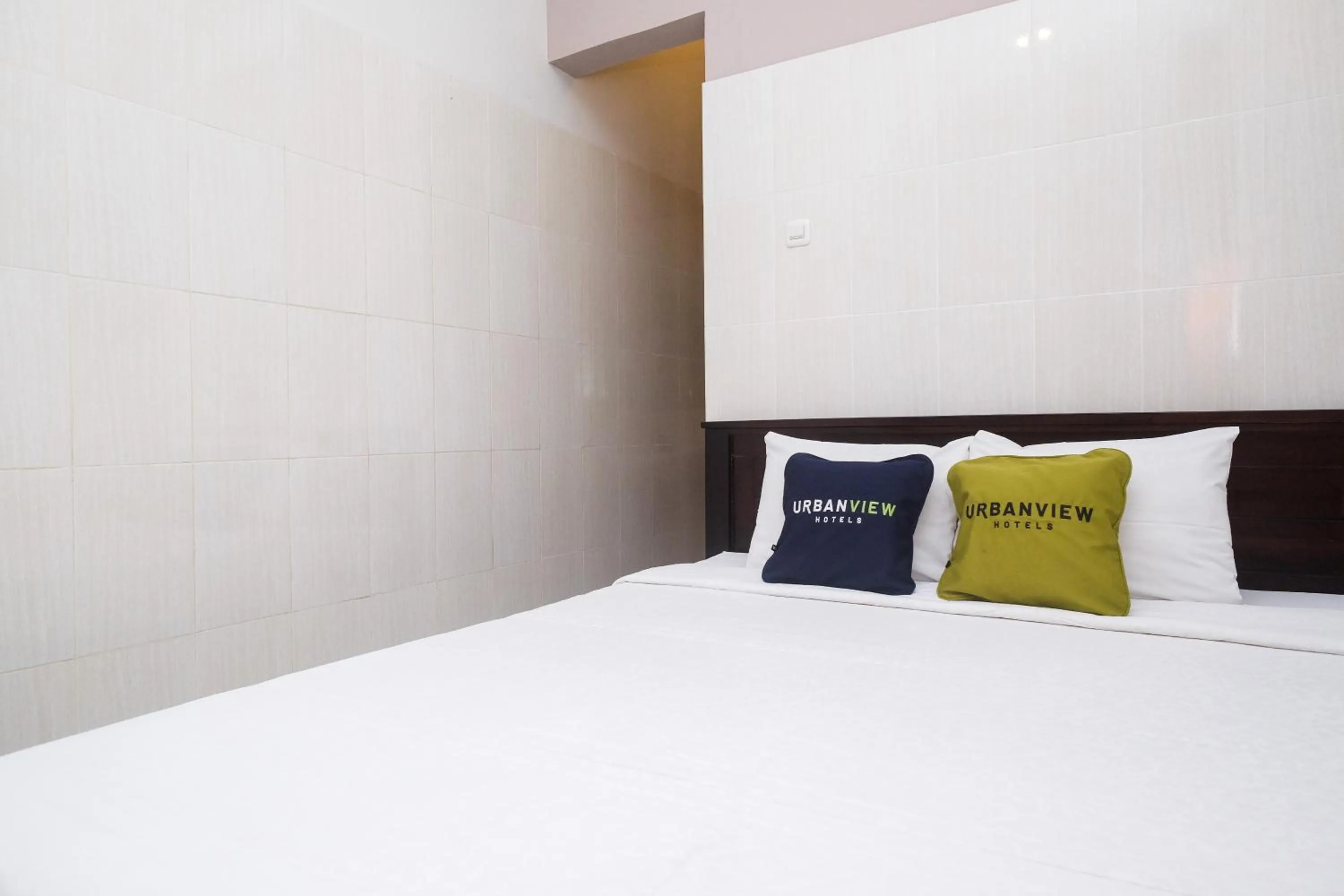 Bedroom, Bed in Urbanview Syariah Wisma Wongso Borobudur