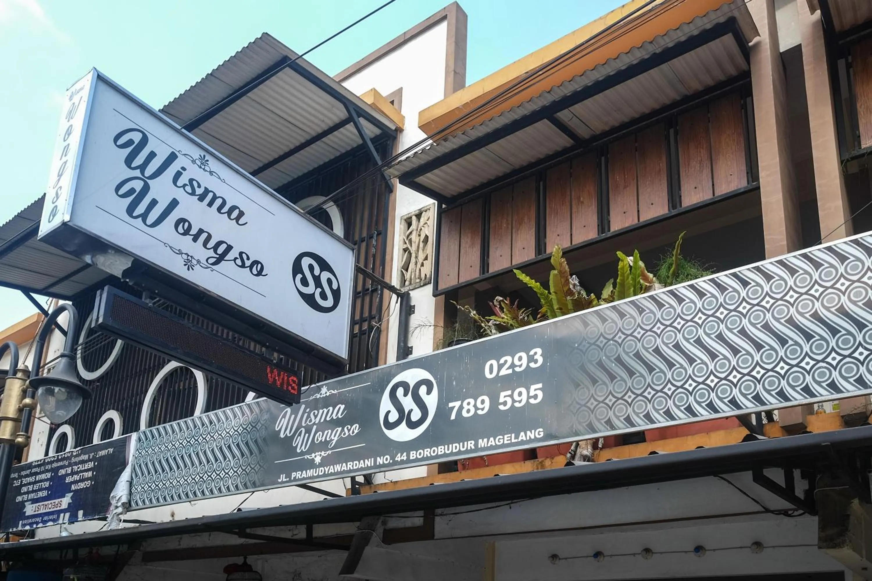 Property logo or sign in Urbanview Syariah Wisma Wongso Borobudur