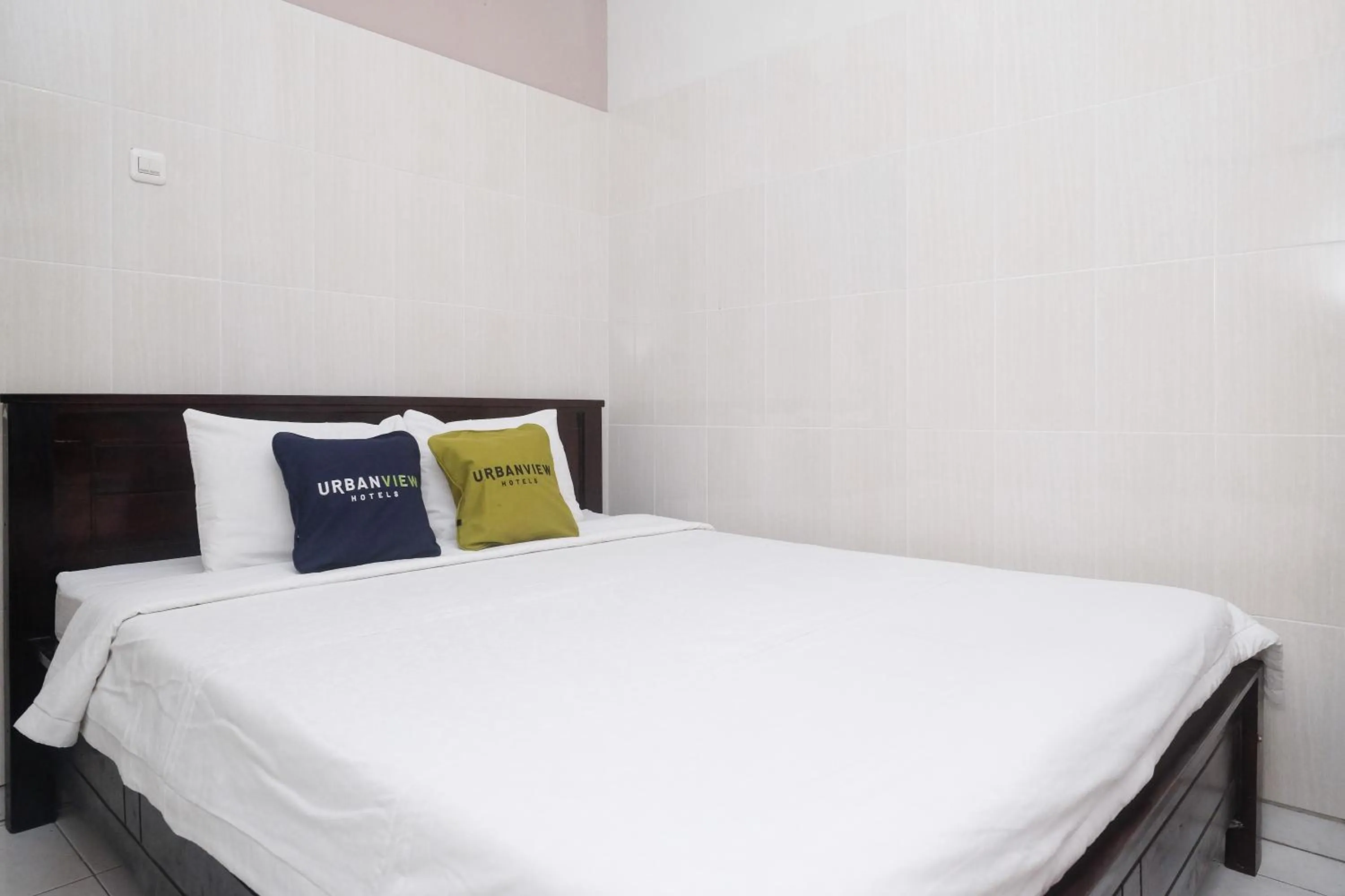 Bedroom, Bed in Urbanview Syariah Wisma Wongso Borobudur