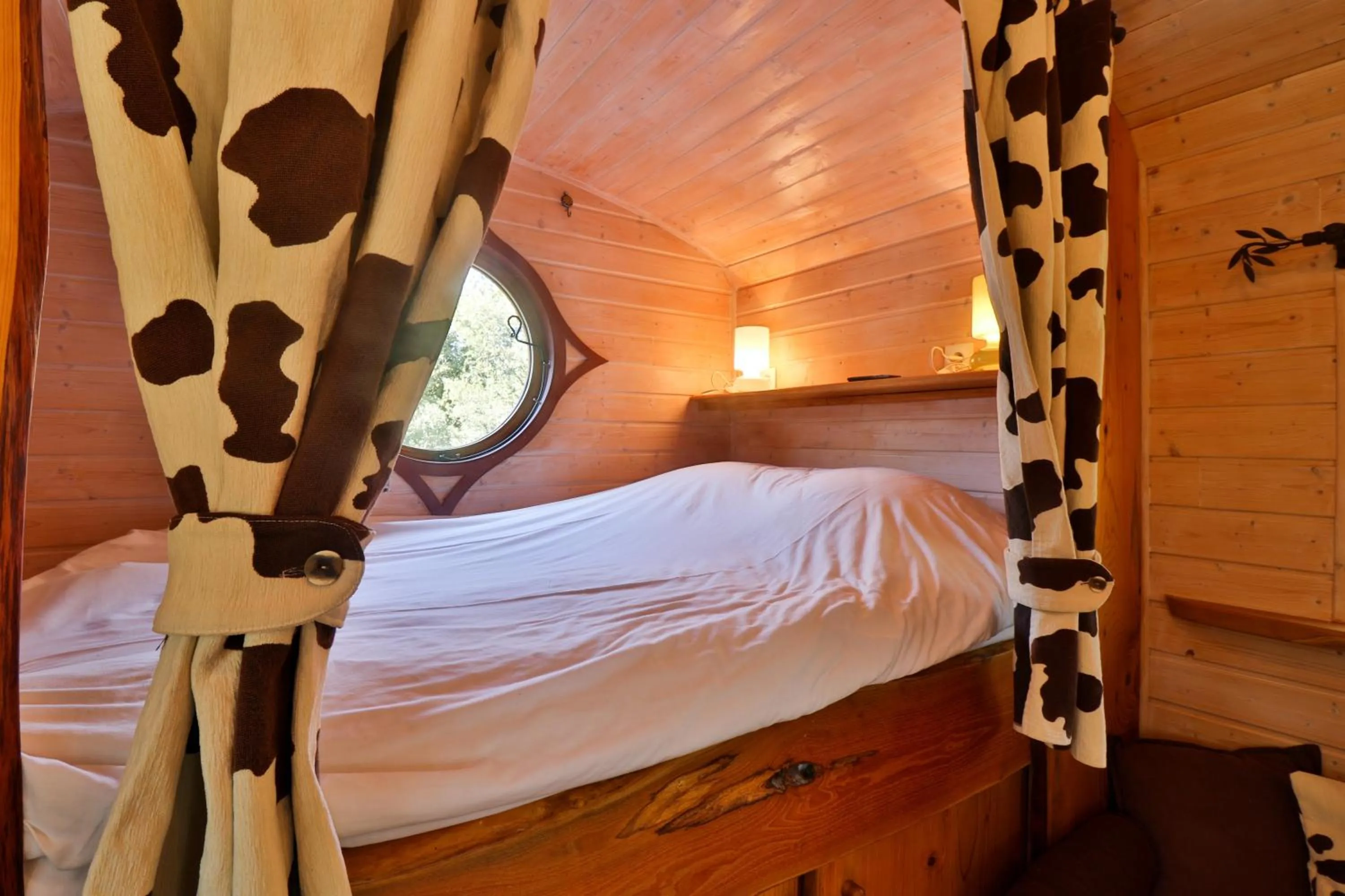Bed in Le Mas de la Lombarde