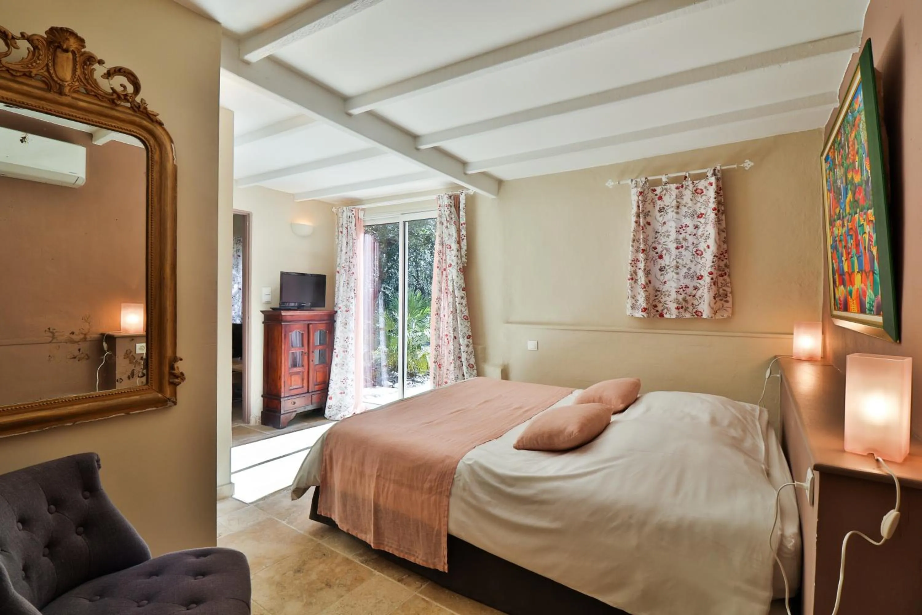 Bed in Le Mas de la Lombarde