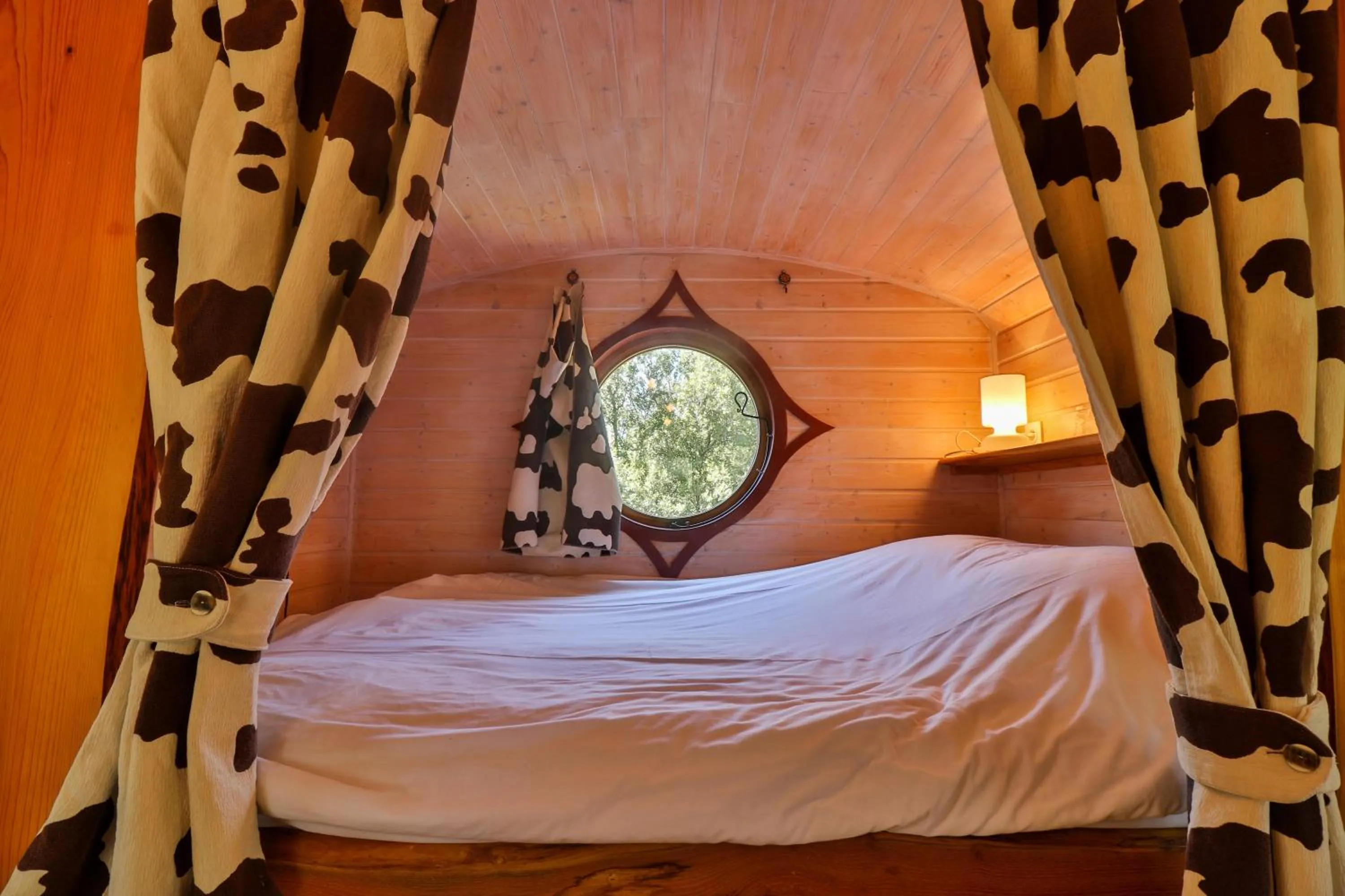 Bed in Le Mas de la Lombarde