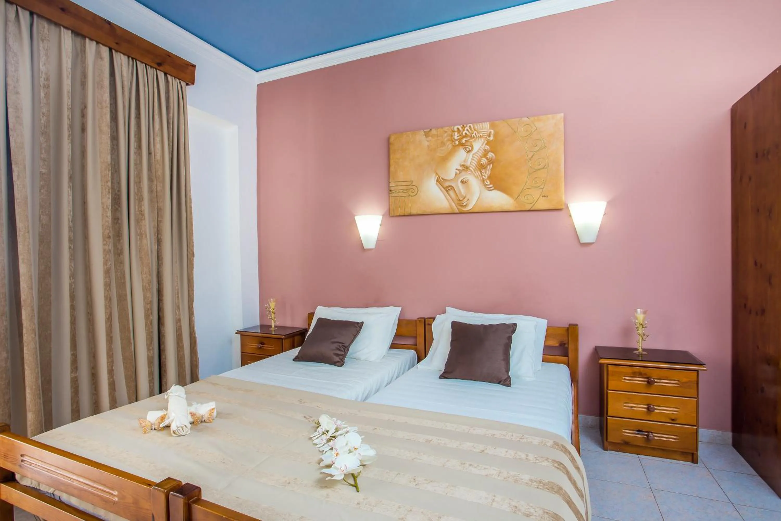 Decorative detail in Iatridis Studios Faliraki