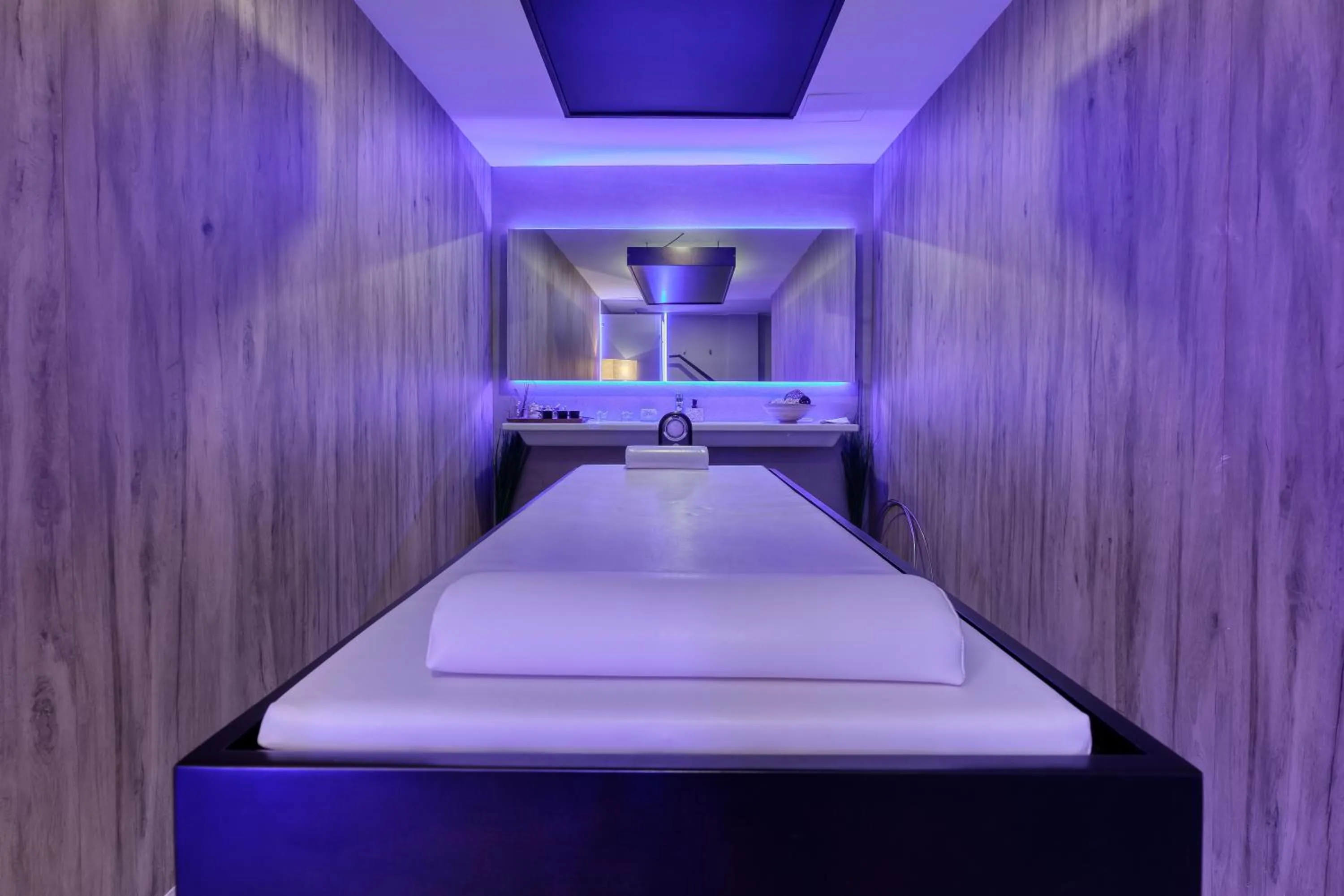 Property building, Bed in Gorski Hotel & Spa